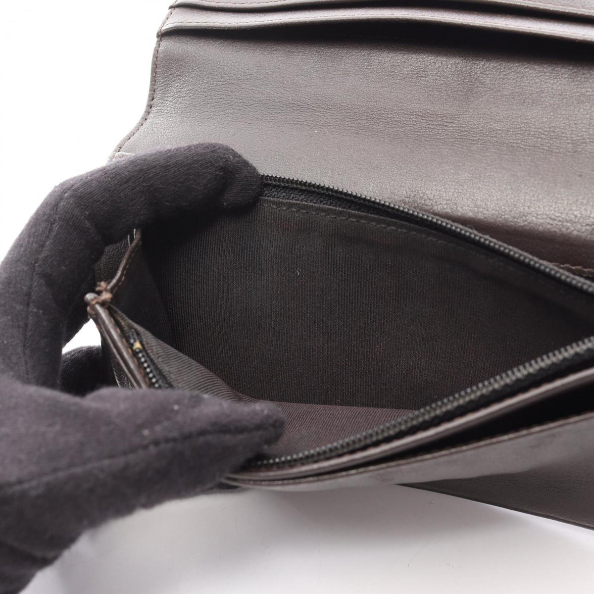 Chanel Brown Leather Long Wallet (Bi-Fold) (Pre-Owned)