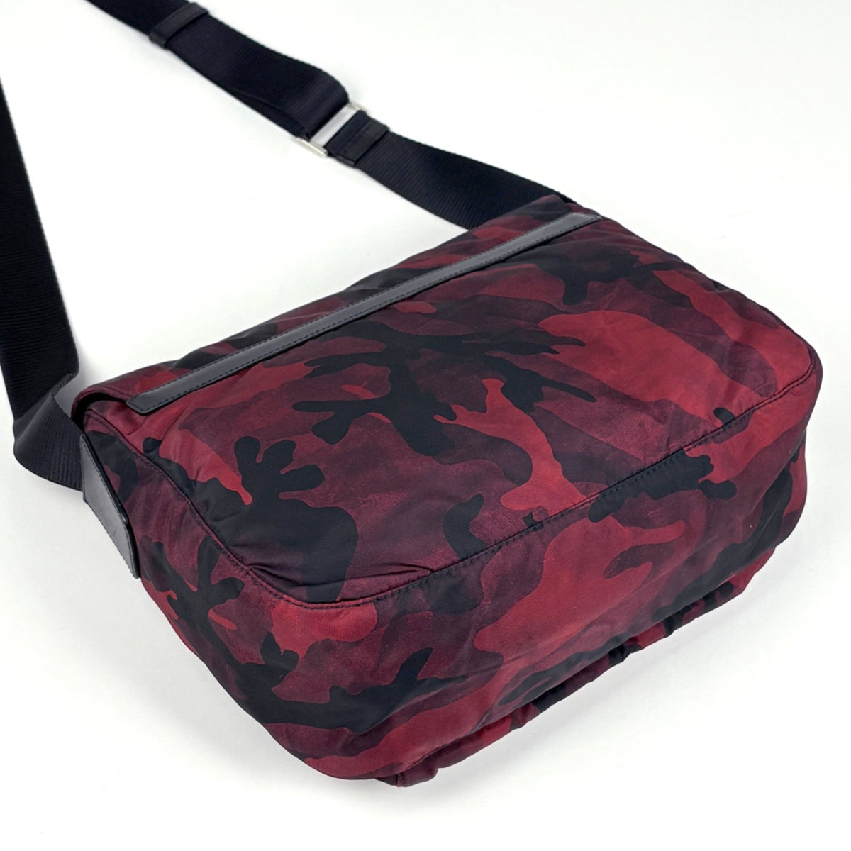 Prada Black Red Color Nylon Leather Shoulder Bag (Pre-Owned)