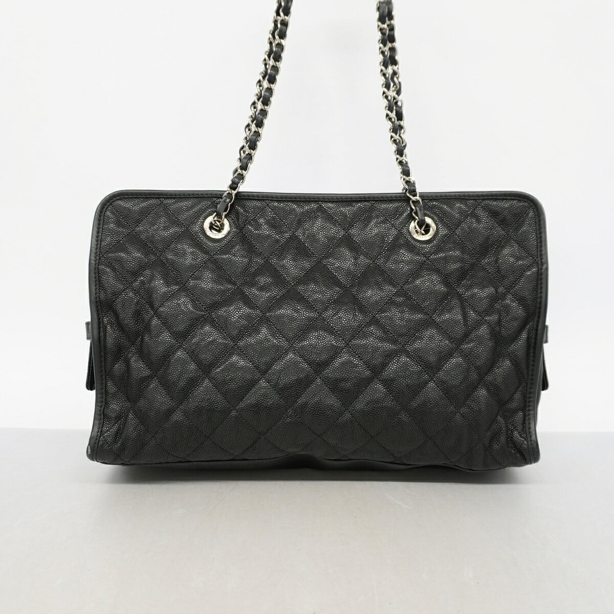 Chanel Black Grained Calfskin Shoulder Bag (Pre-Owned)