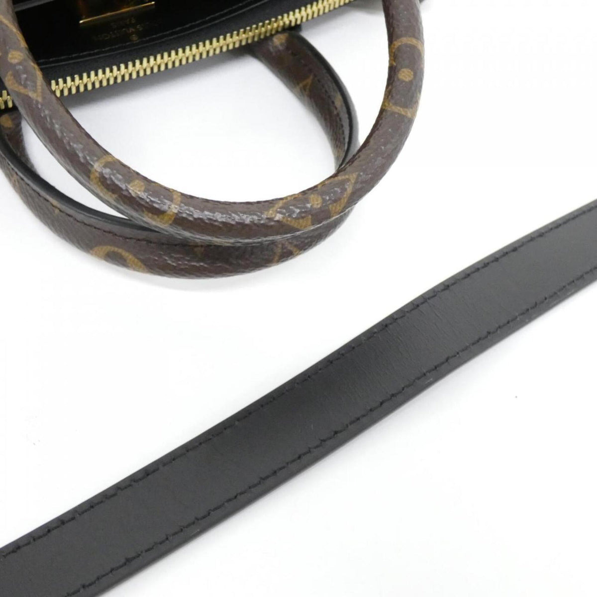 Louis Vuitton Black Leather Handbag (Pre-Owned)