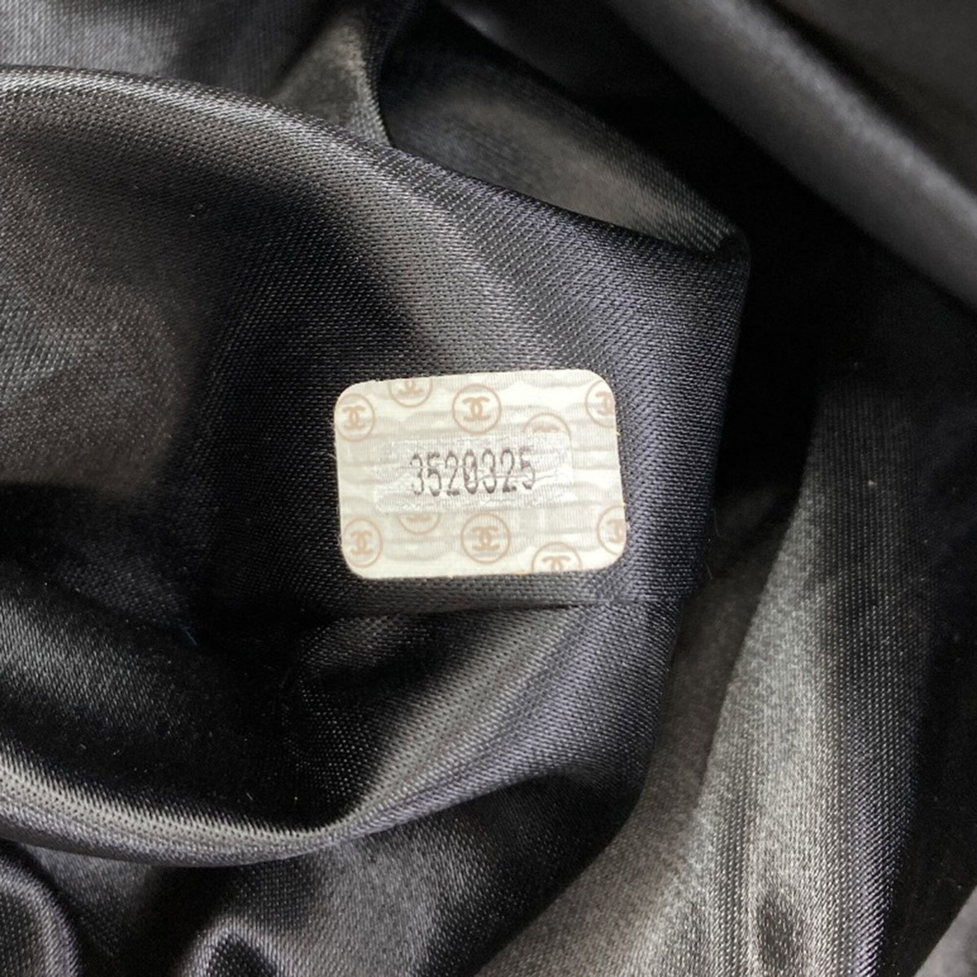 Chanel Black Leather Tote Bag (Pre-Owned)