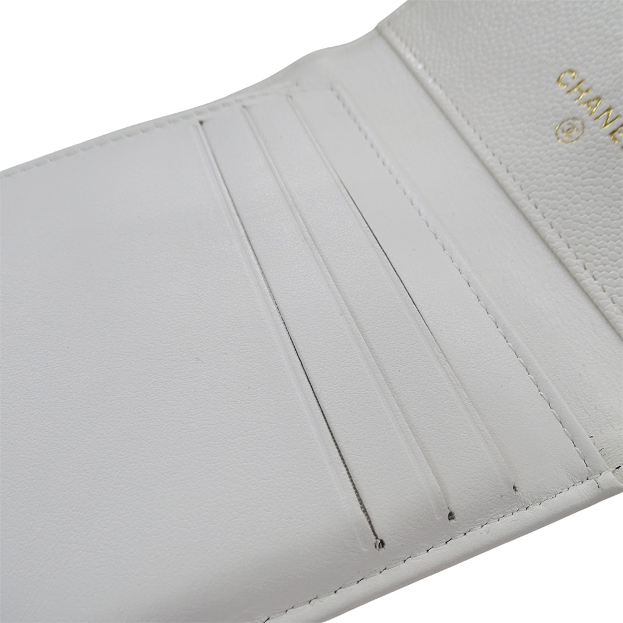 Chanel White Grained Calfskin Wallet (Tri-Fold) (Pre-Owned)