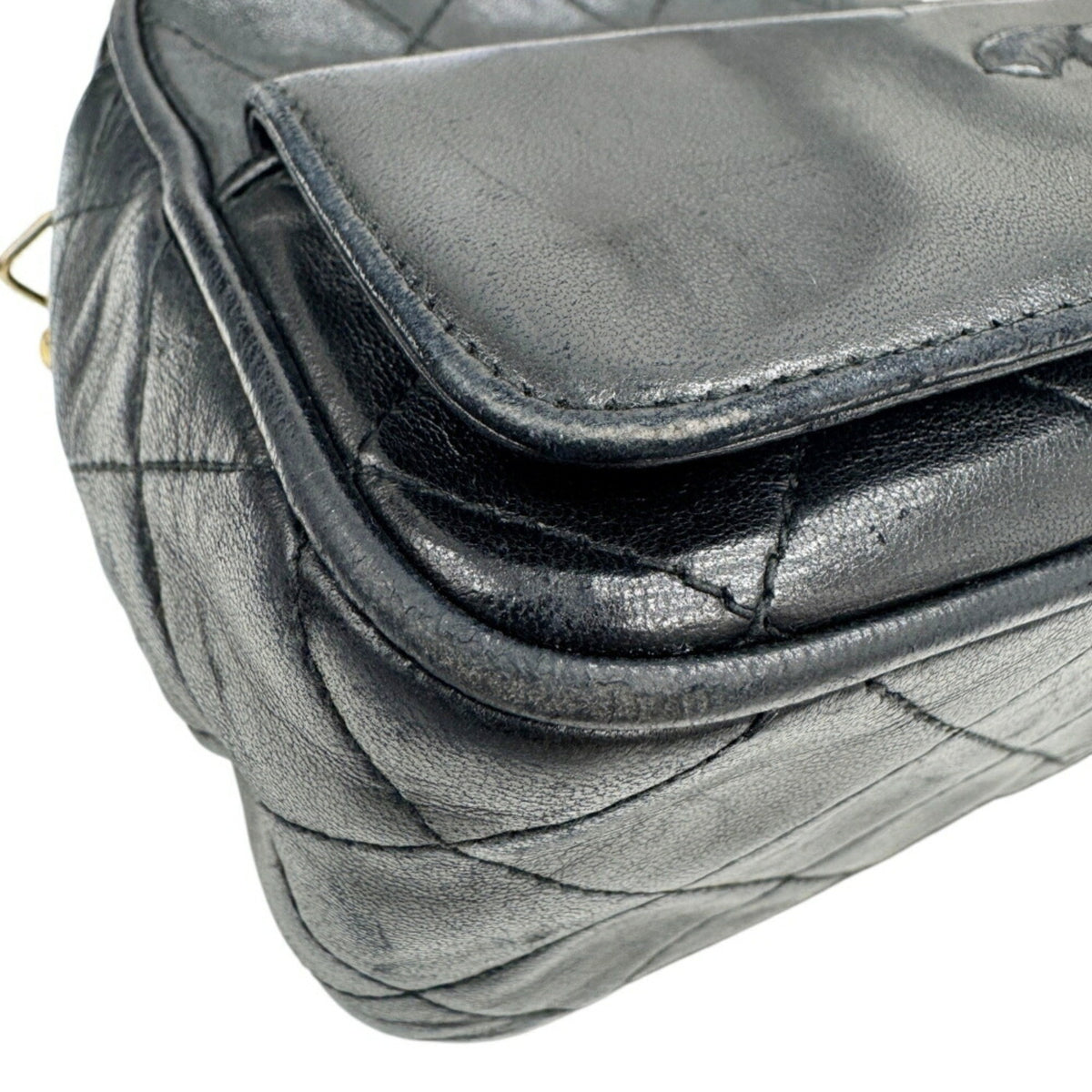 Chanel Black Leather Shoulder Bag (Pre-Owned)
