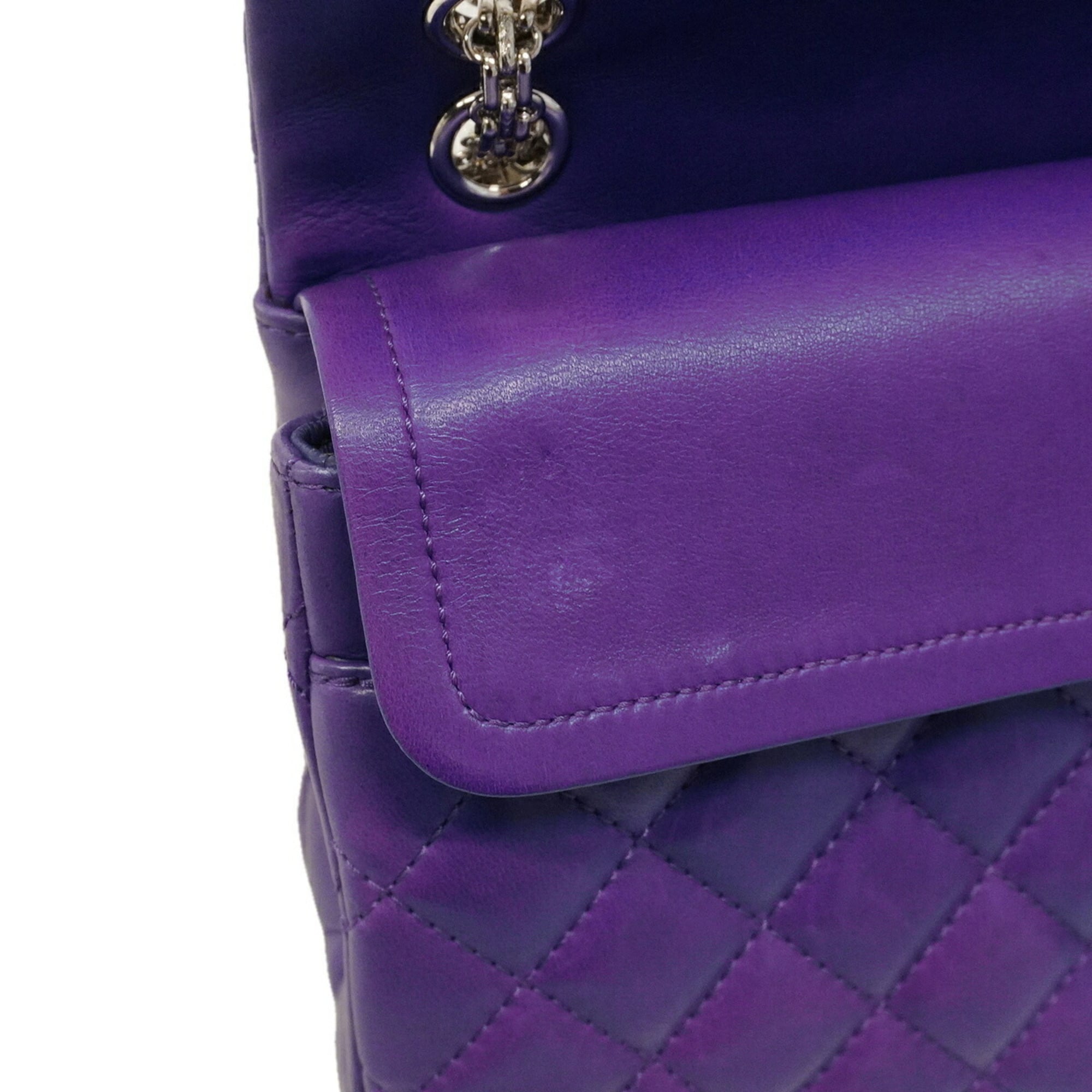 Chanel Purple Leather Shoulder Bag (Pre-Owned)
