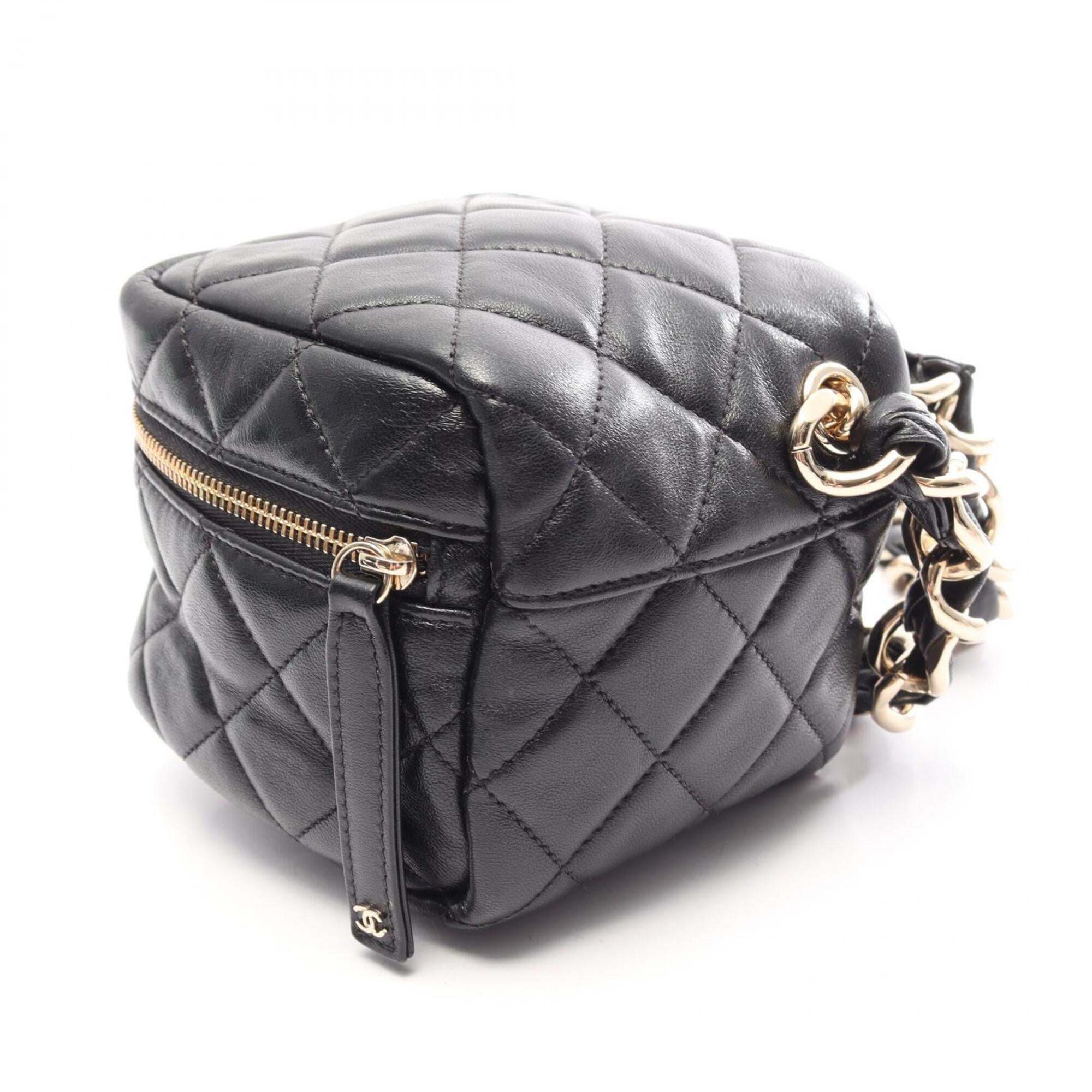 Chanel Black Leather Clutch Bag Handbag (Pre-Owned)