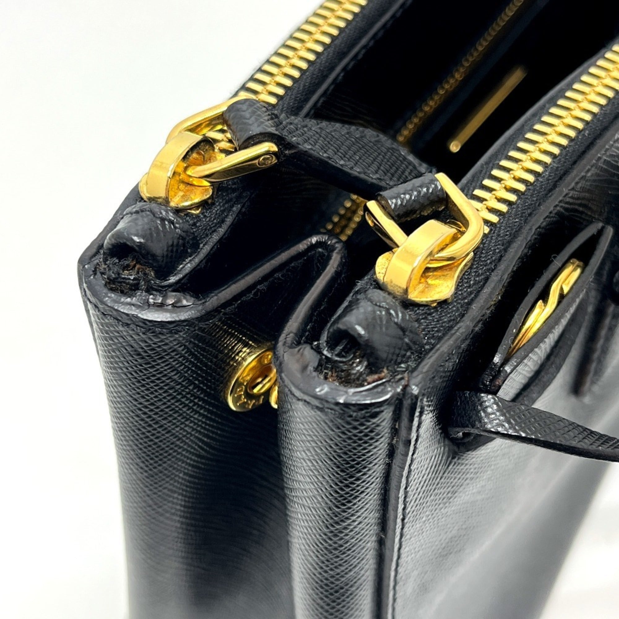 Prada Saffiano Black Leather Handbag (Pre-Owned)