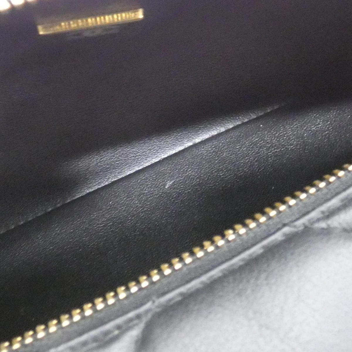 Chanel Black Leather Handbag (Pre-Owned)