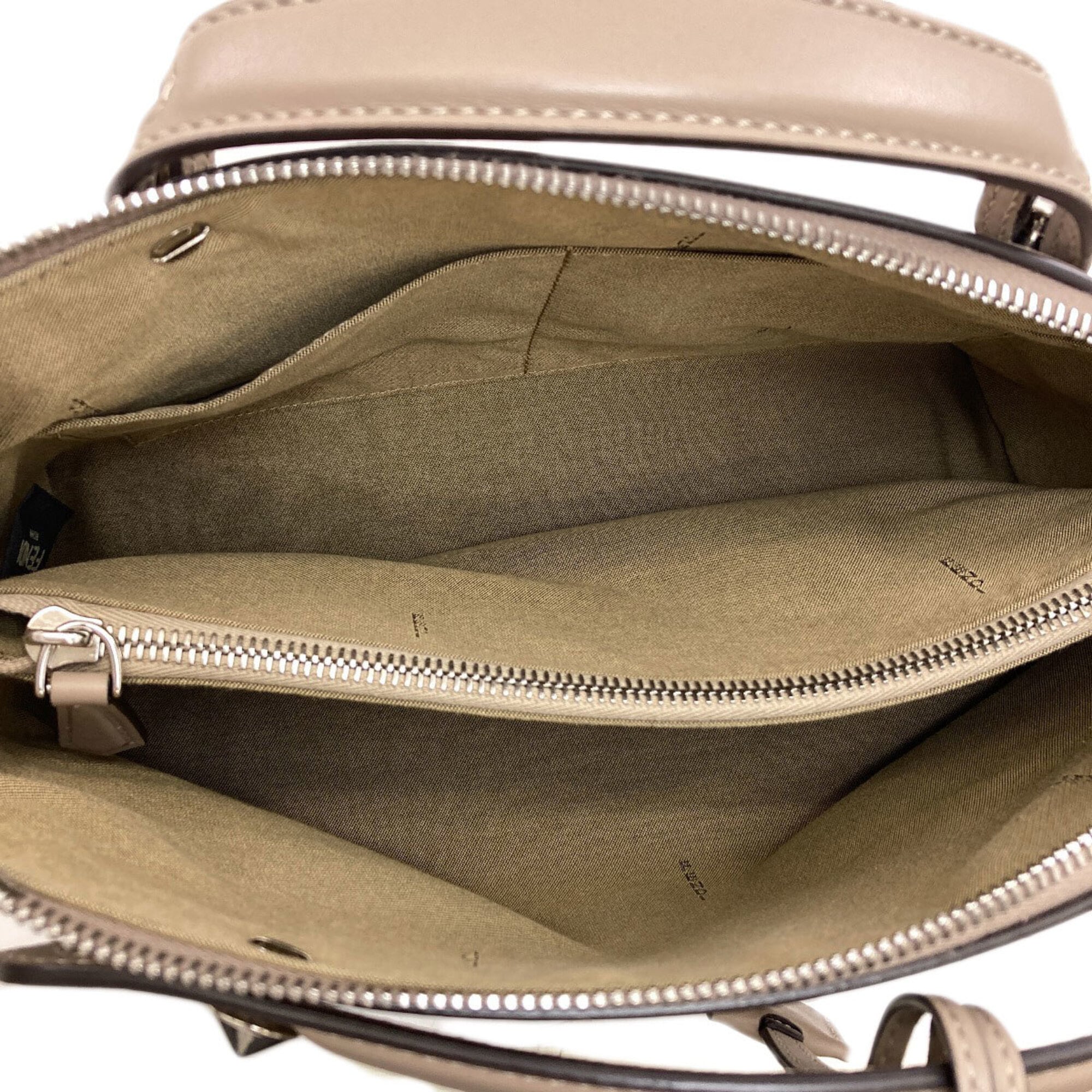 Fendi Grayish Leather Handbag (Pre-Owned)