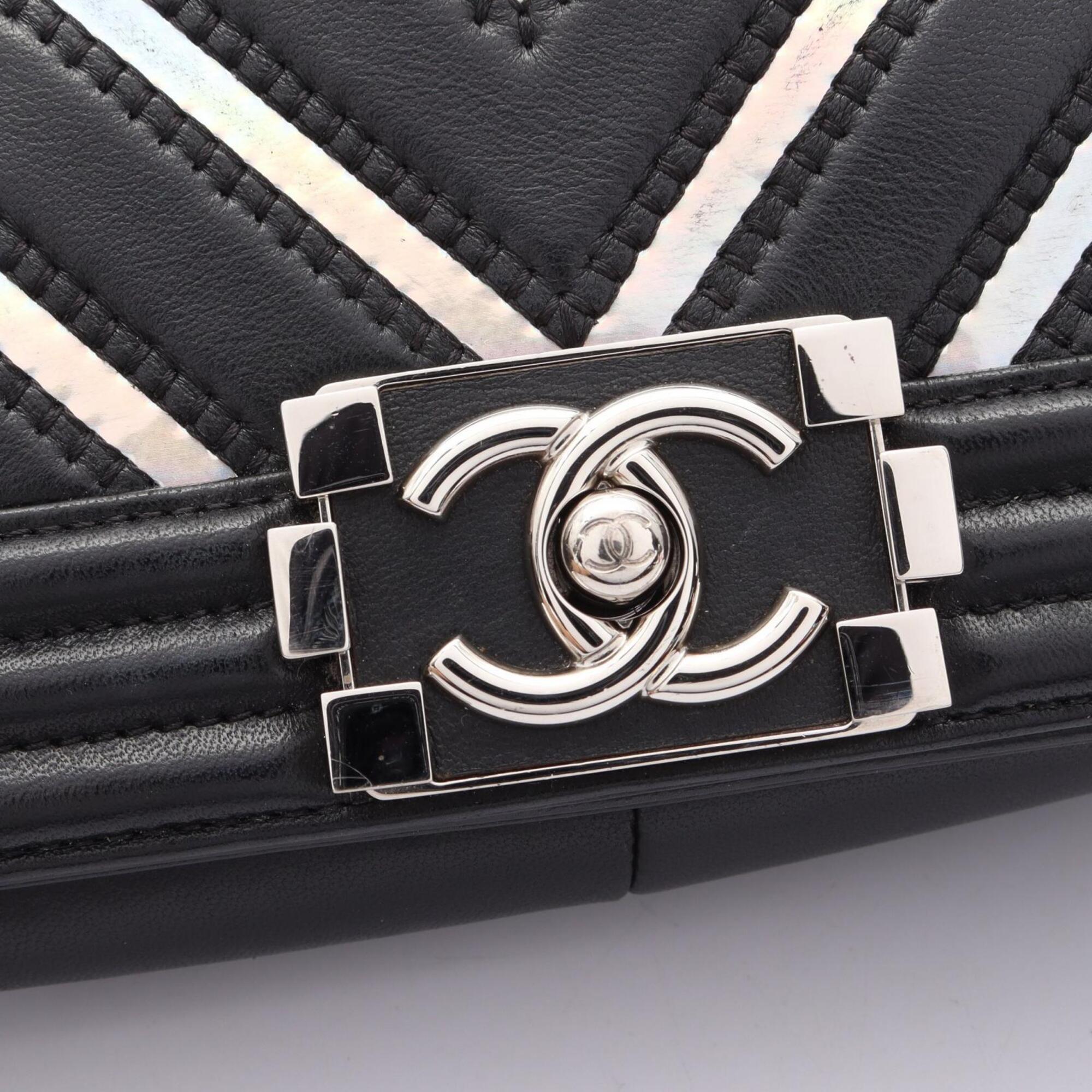 Chanel Black Leather Handbag Shoulder Bag (Pre-Owned)