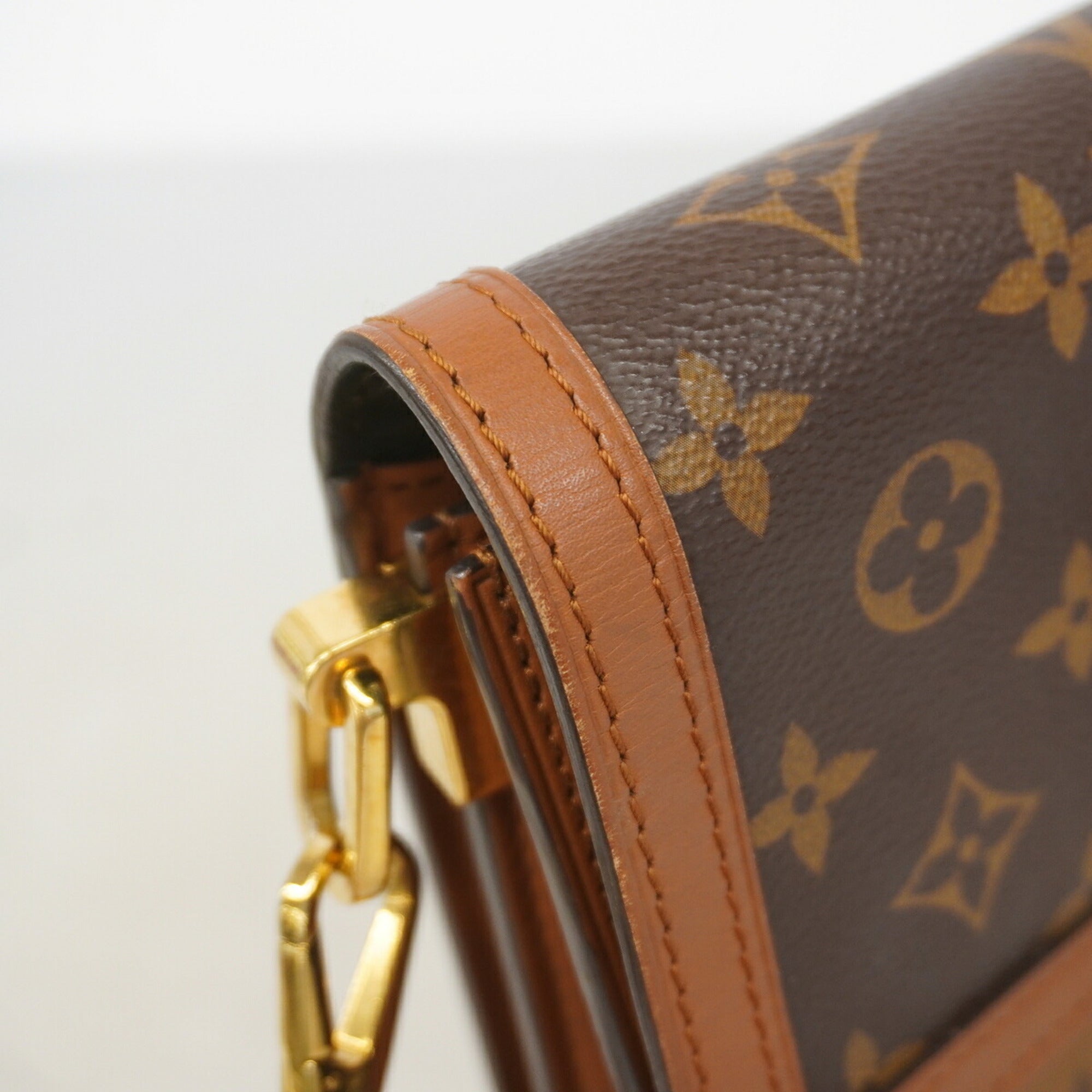 Louis Vuitton Brown Shoulder Bag (Pre-Owned)
