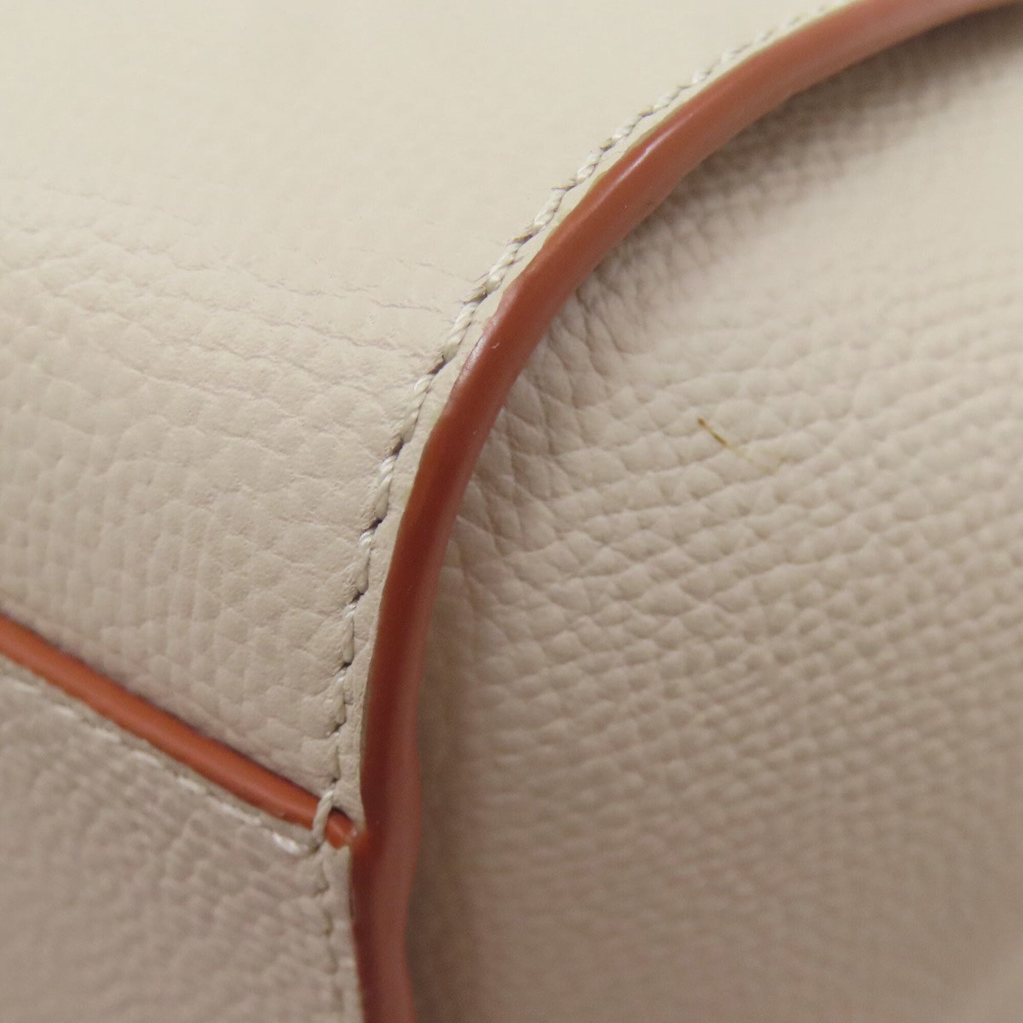 Loewe Beige Leather Handbag (Pre-Owned)