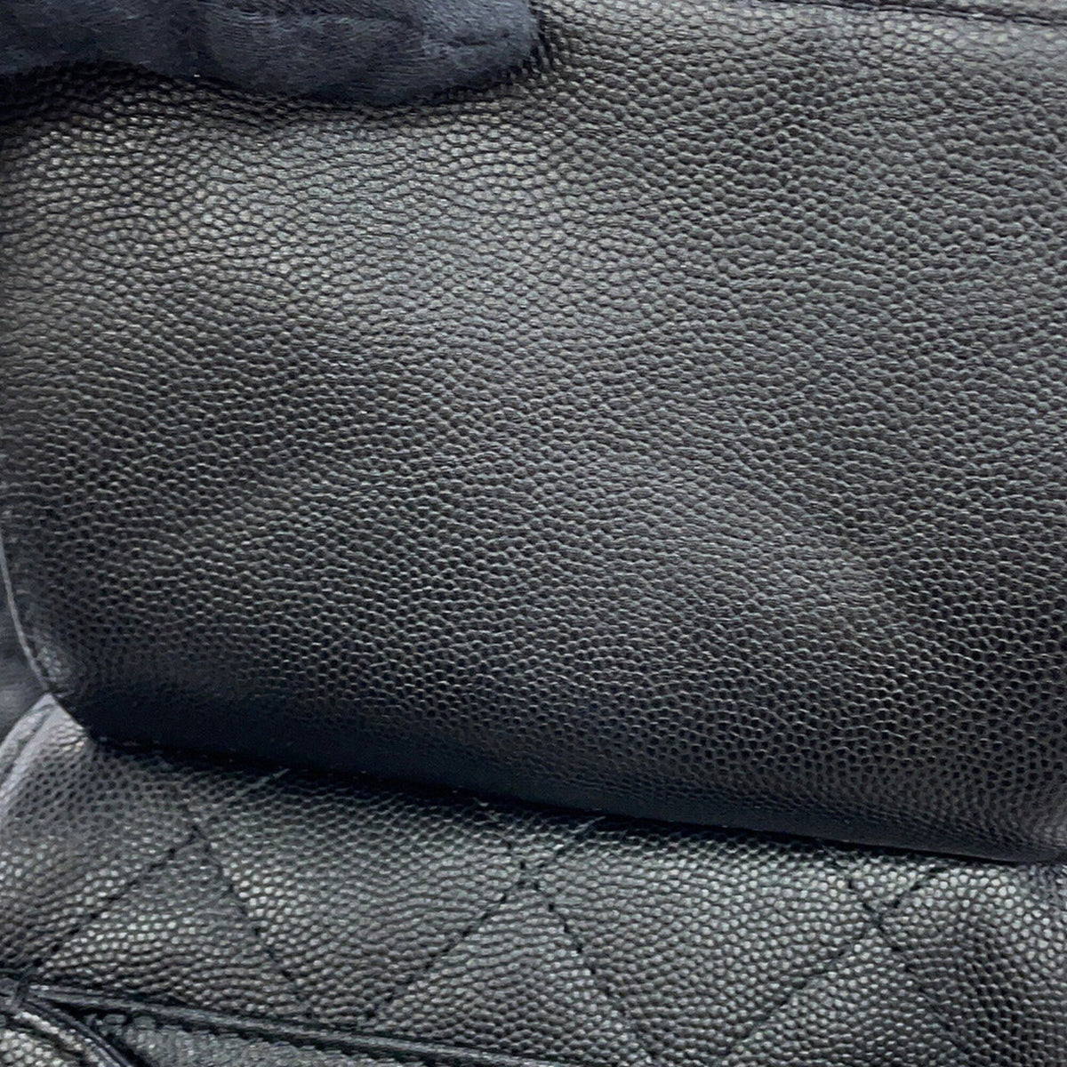 Chanel Black Grained Calfskin Shoulder Bag (Pre-Owned)