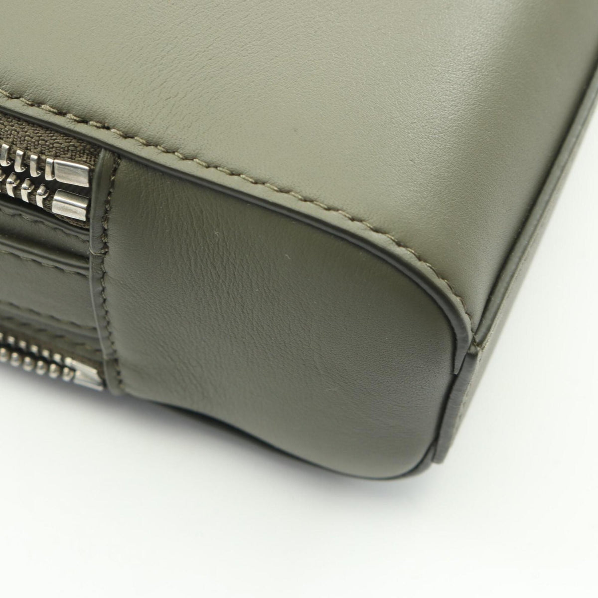 Loewe Khaki Leather Handbag Shoulder Bag (Pre-Owned)