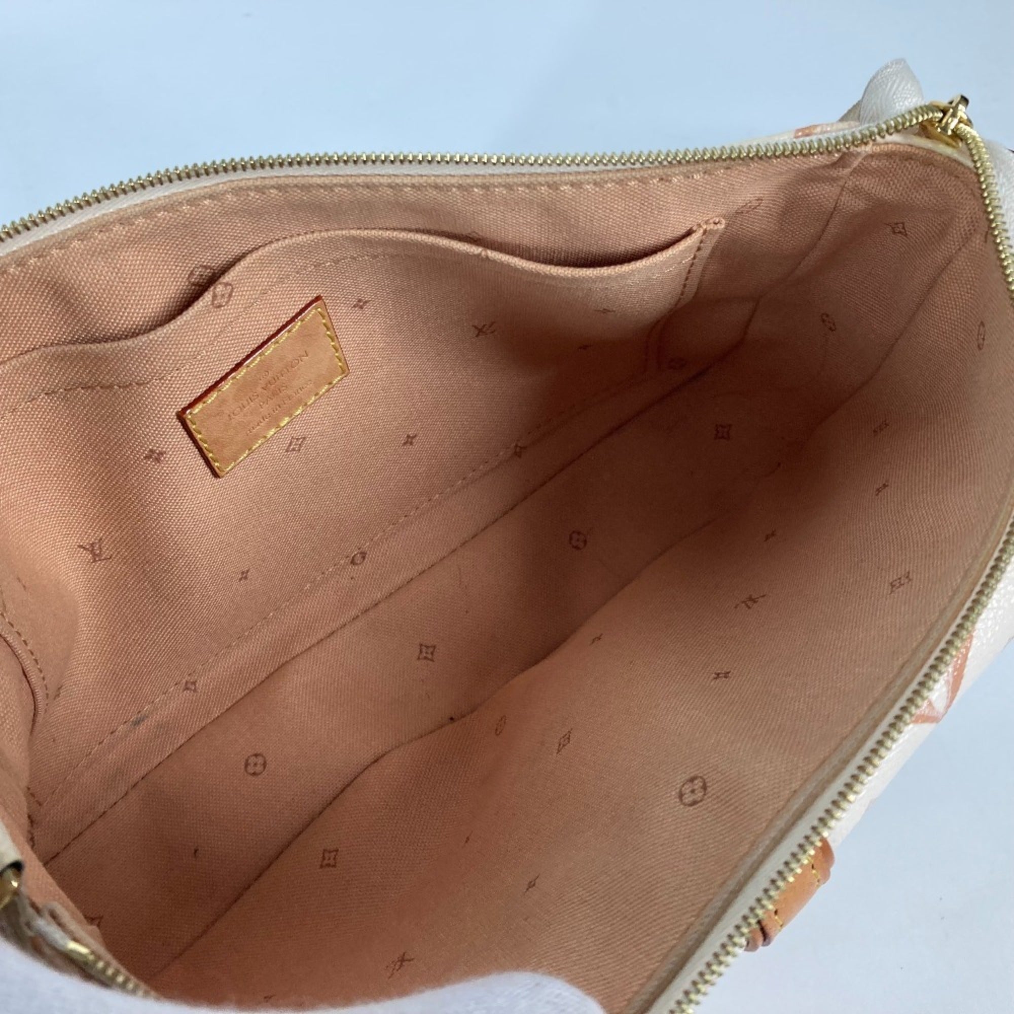 Louis Vuitton Beige Monogram Pochette Shoulder Bag (Pre-Owned)