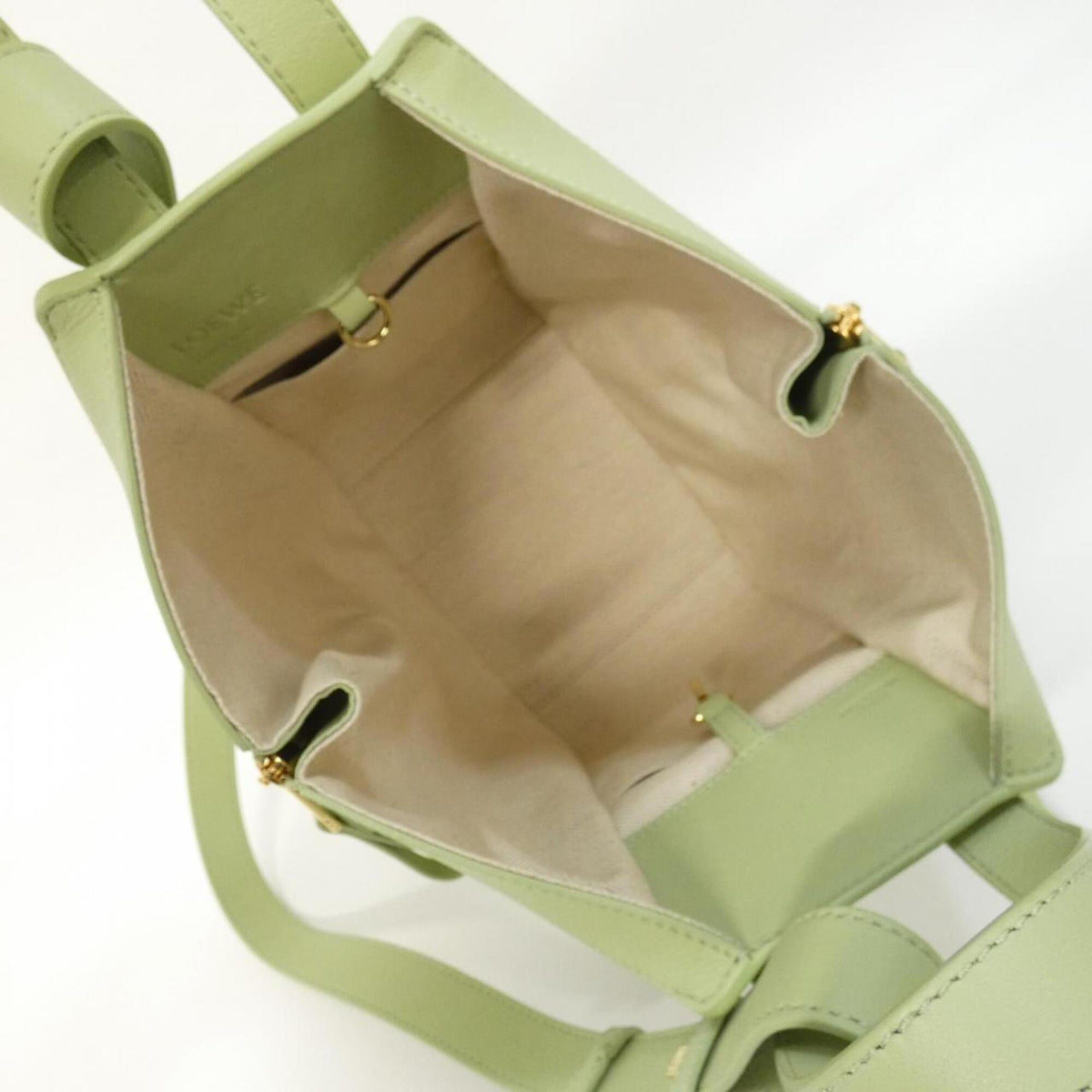 Loewe Green Leather Shoulder Bag (Pre-Owned)