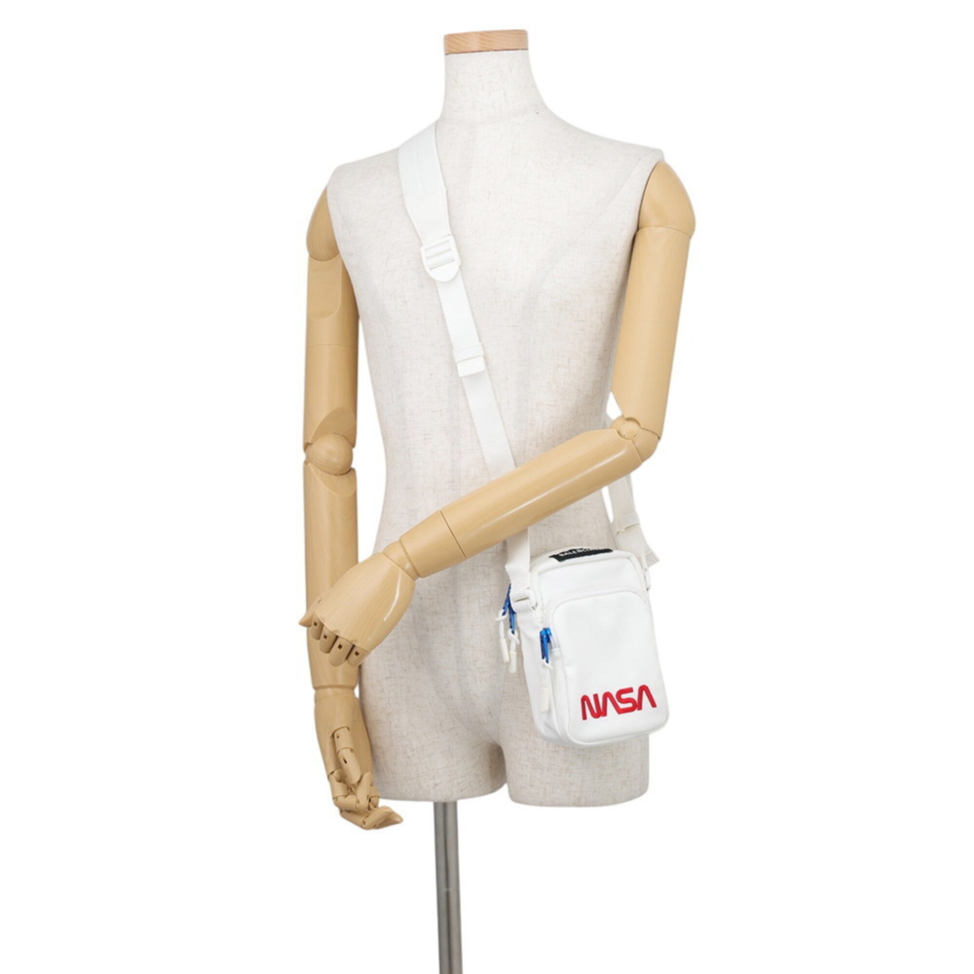 Balenciaga White Canvas Handbag Shoulder Bag (Pre-Owned)