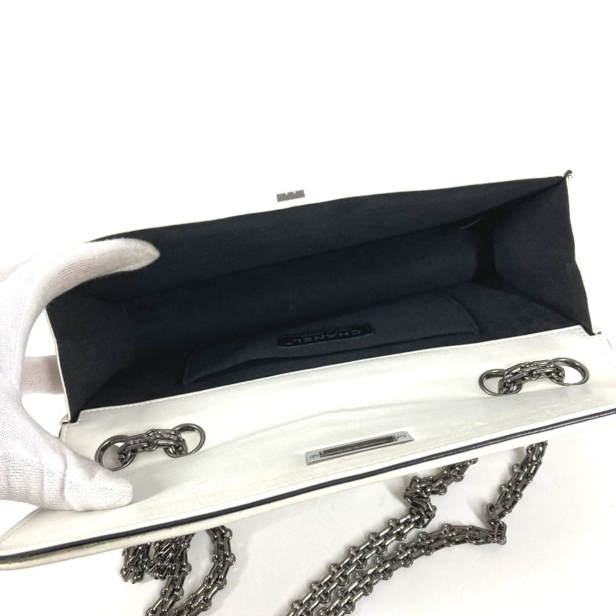 Chanel 2.55 Black White Leather Shoulder Bag (Pre-Owned)