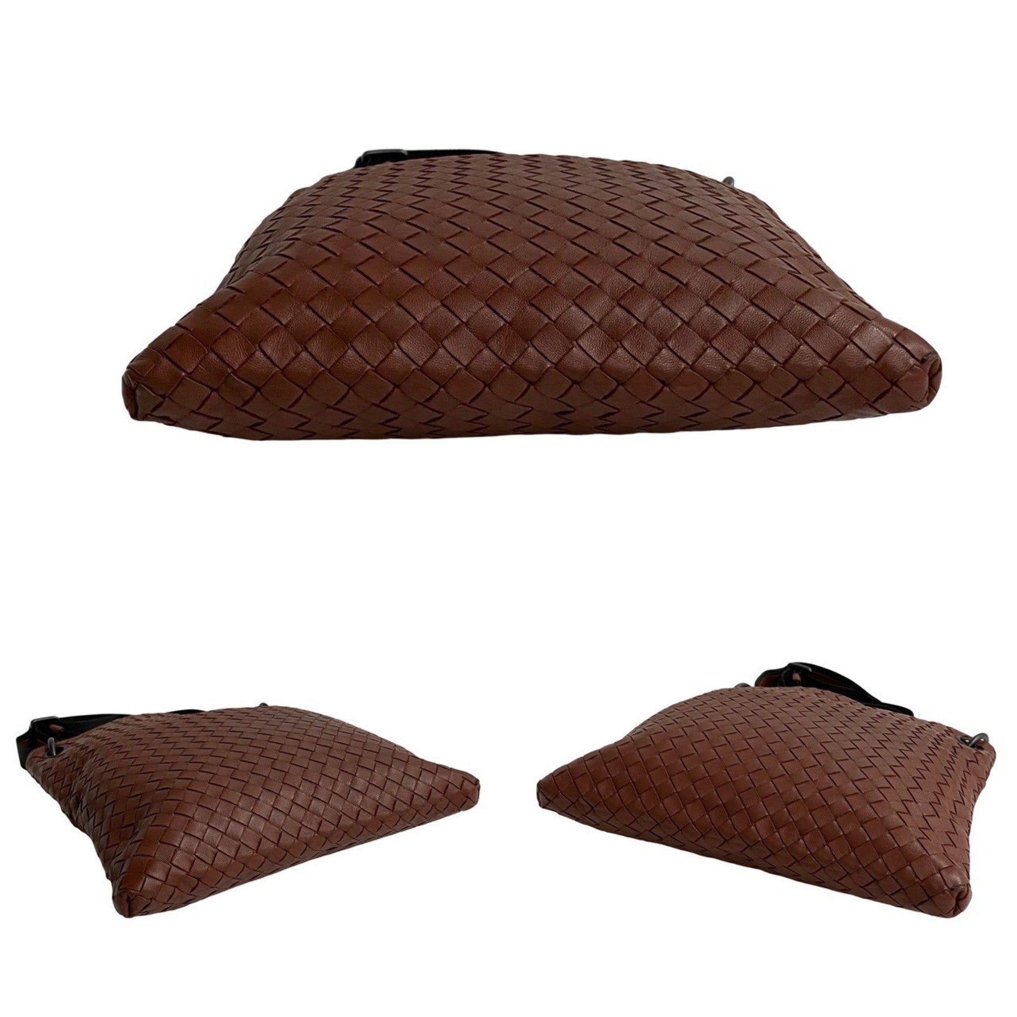 Bottega Veneta Brown Leather Pochette Shoulder Bag (Pre-Owned)