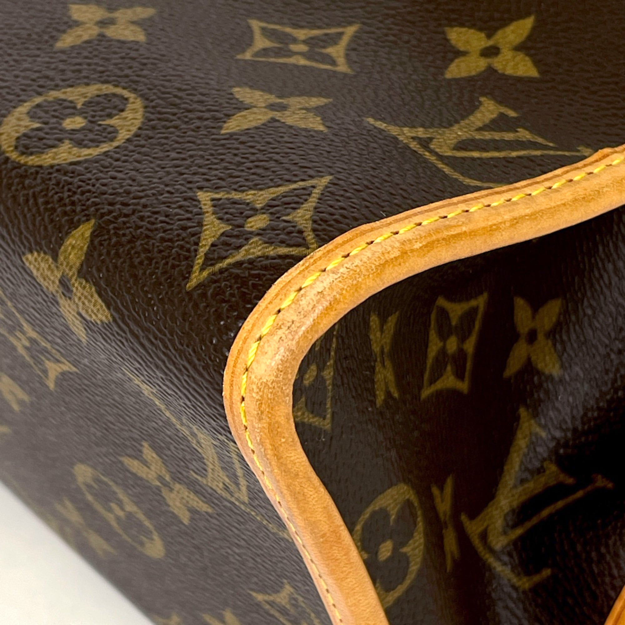 Louis Vuitton Brown Monogram Handbag (Pre-Owned)