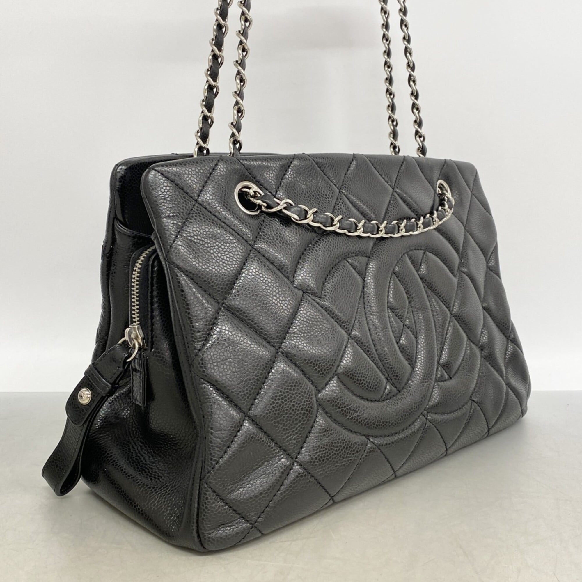 Chanel Black Grained Calfskin Shoulder Bag (Pre-Owned)