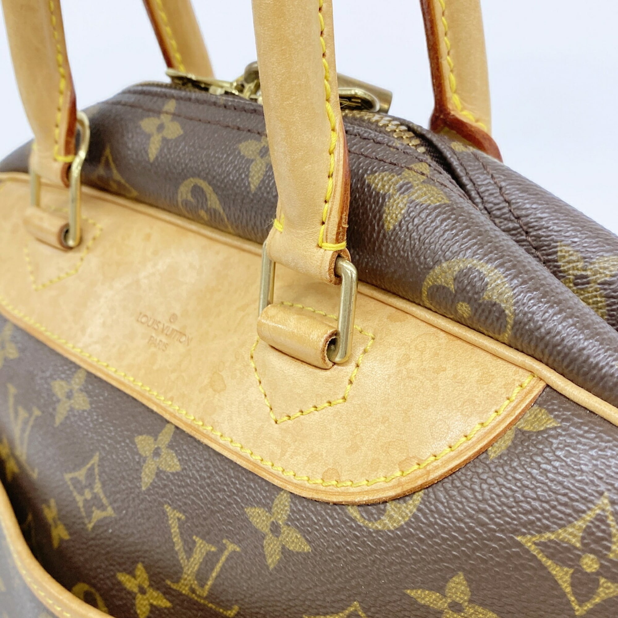 Louis Vuitton Brown Handbag (Pre-Owned)