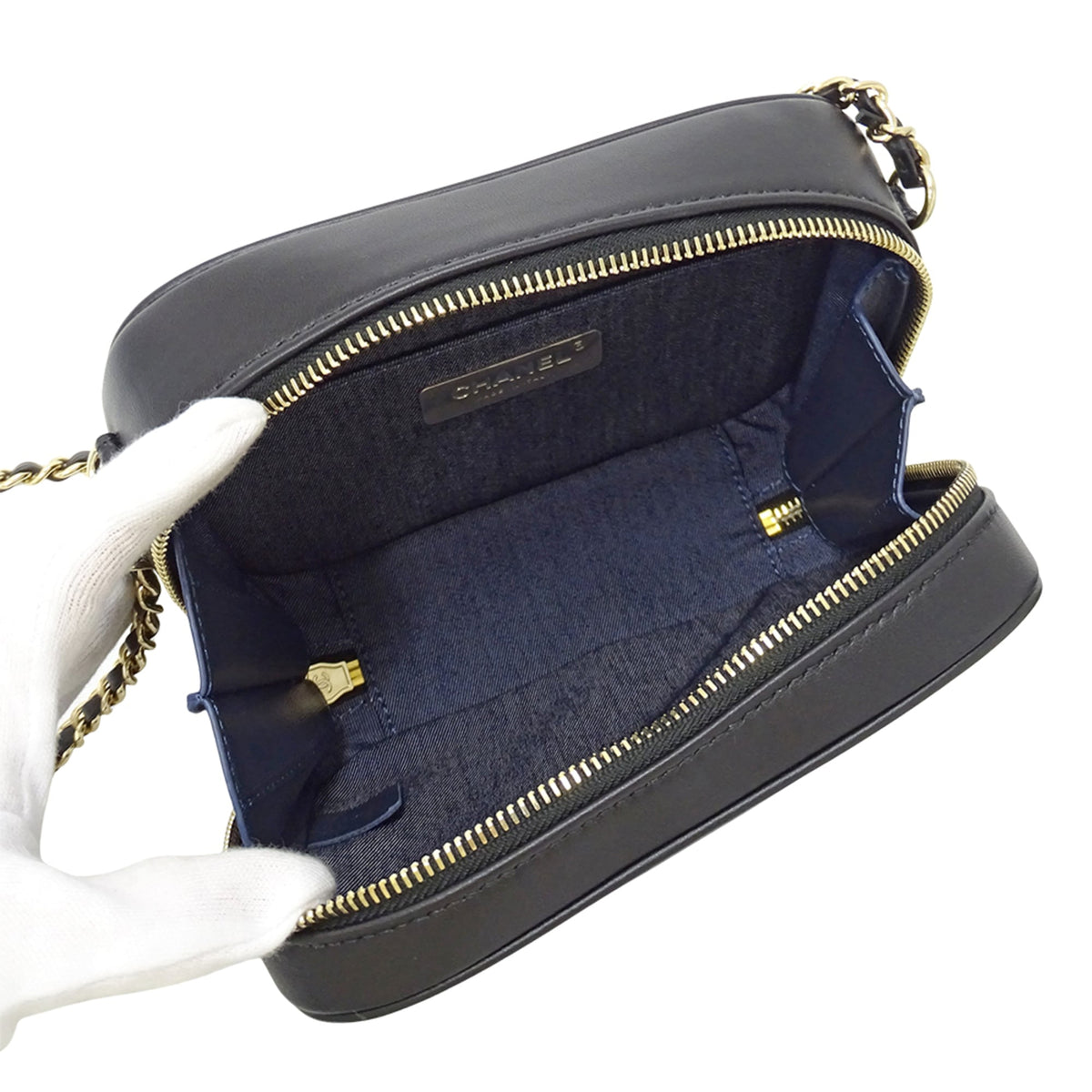 Chanel Black Leather Handbag Shoulder Bag (Pre-Owned)