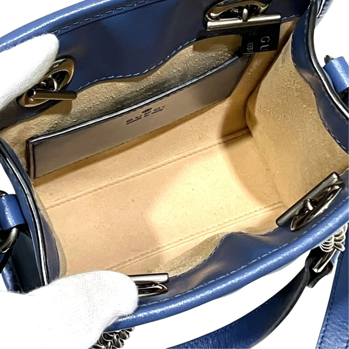 Gucci Blue Quilting Shoulder Bag (Pre-Owned)