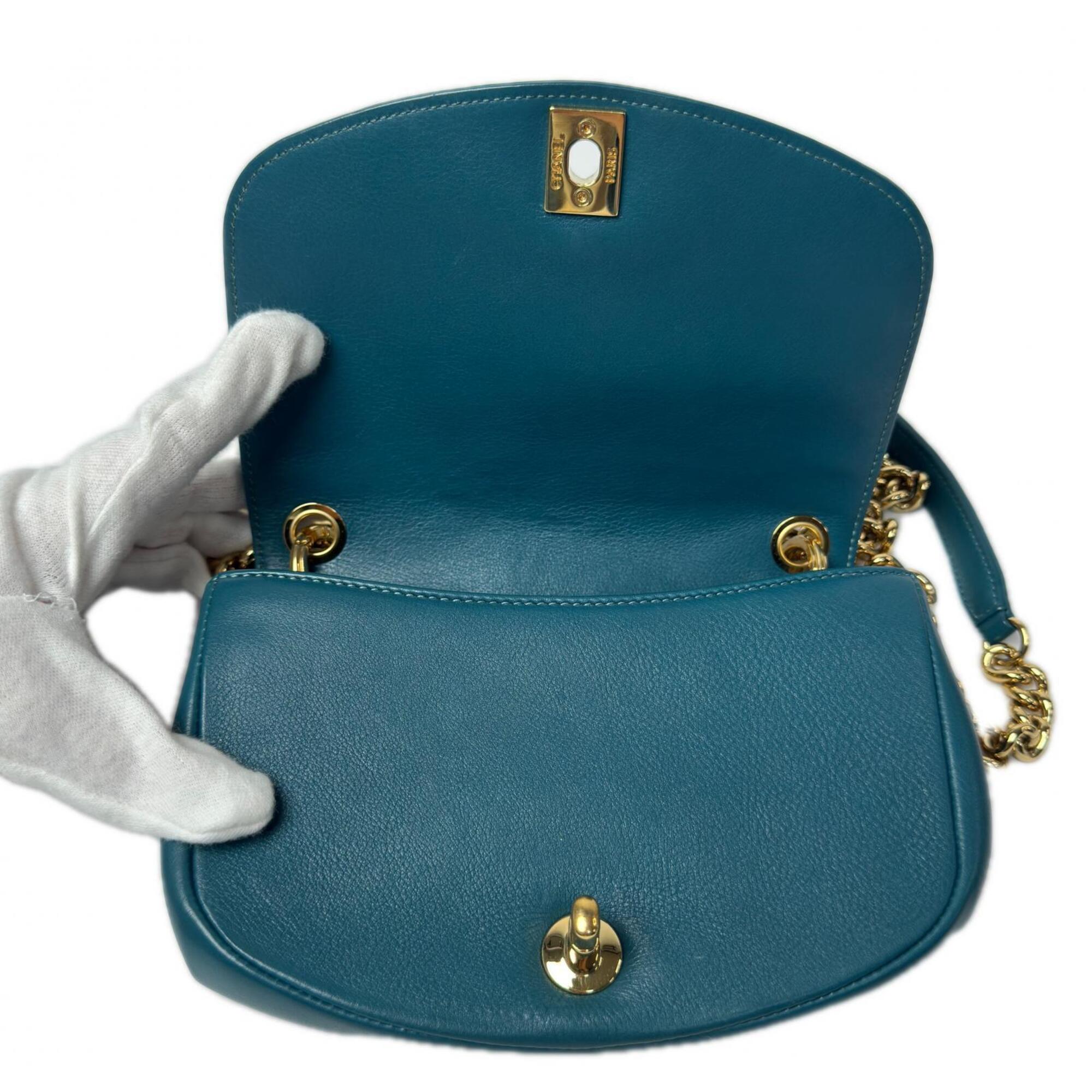 Chanel Green Leather Shoulder Bag (Pre-Owned)