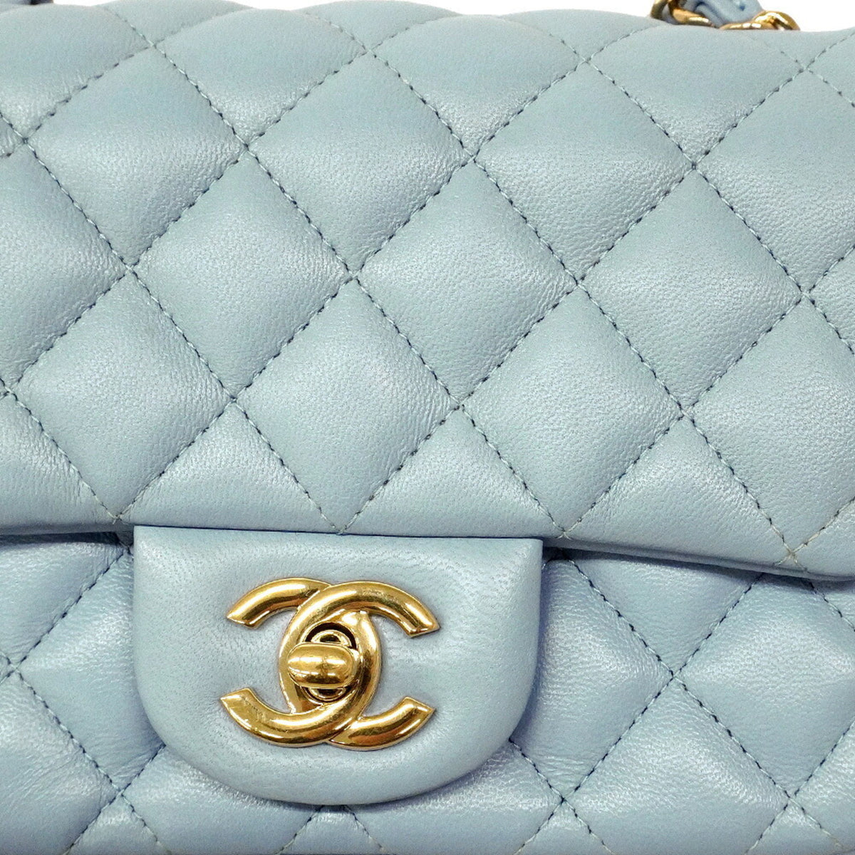 Chanel Light Blue Leather Shoulder Bag (Pre-Owned)