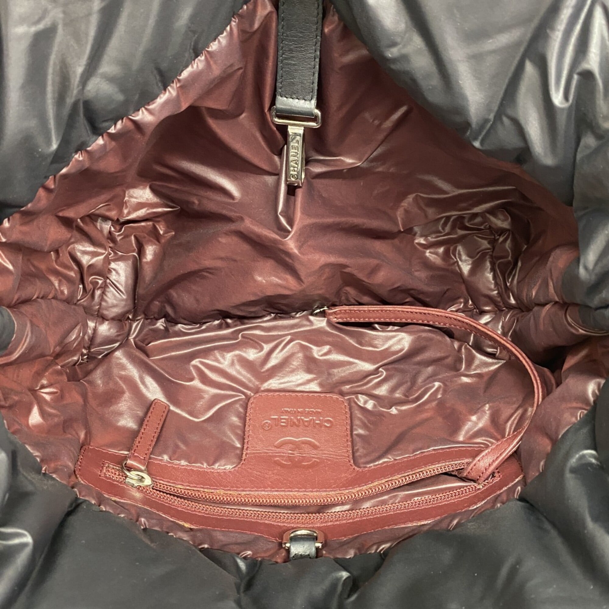 Chanel Black Nylon Handbag (Pre-Owned)