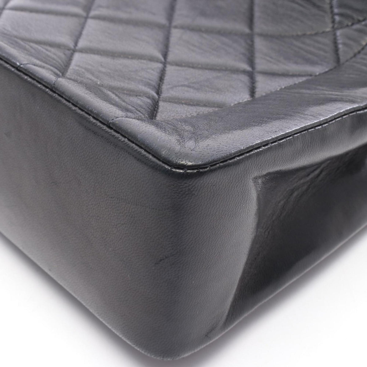 Chanel Black Leather Handbag Shoulder Bag (Pre-Owned)