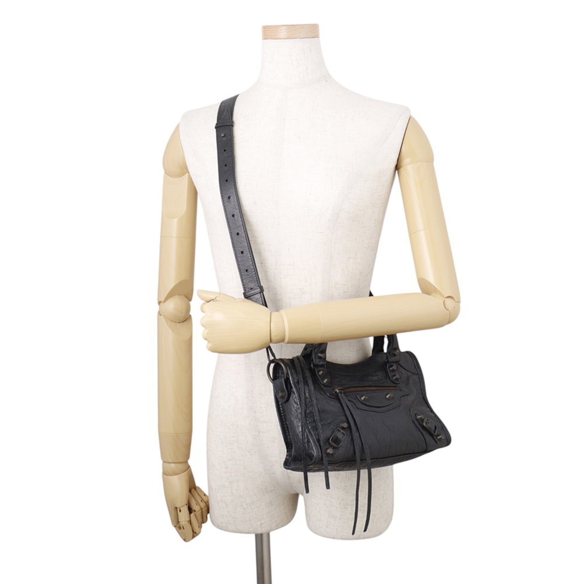 Balenciaga Black Leather Shoulder Bag (Pre-Owned)