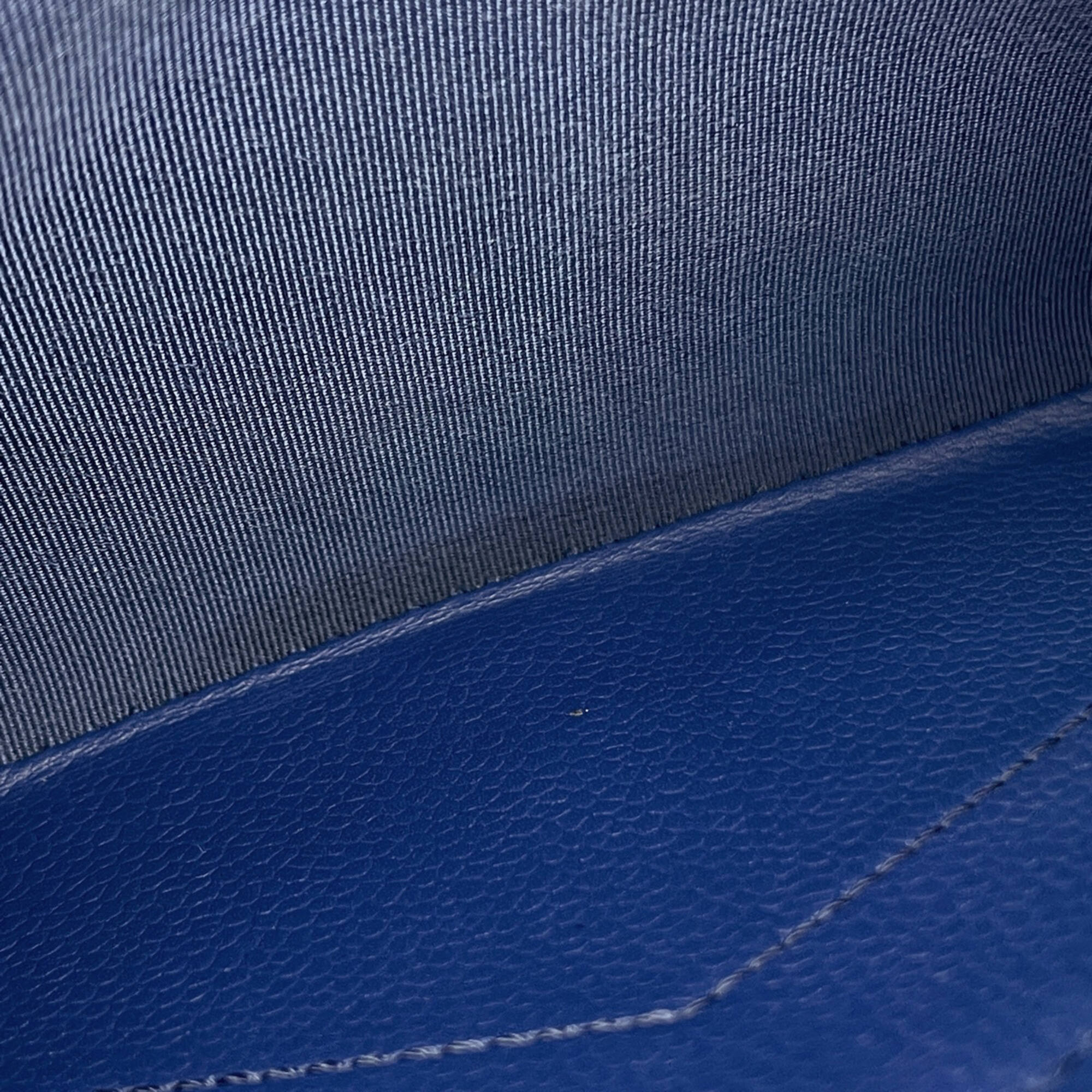 Chanel Blue Grained Calfskin Shoulder Bag (Pre-Owned)