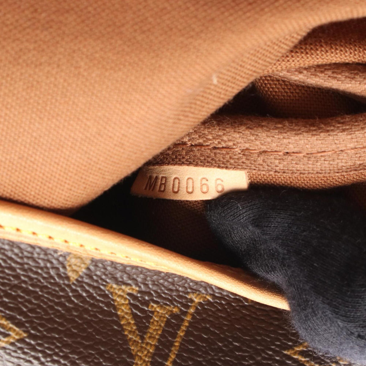 Louis Vuitton Monogram Brown Coated Canvas Leather Shoulder Bag (Pre-Owned)