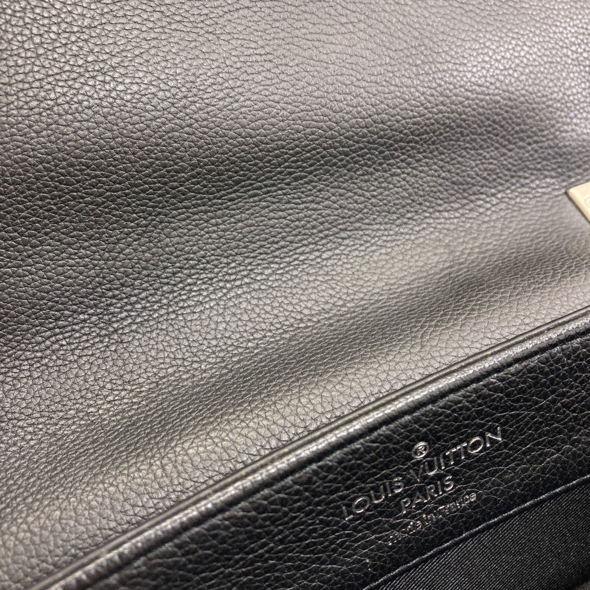 Louis Vuitton Black Leather Handbag (Pre-Owned)