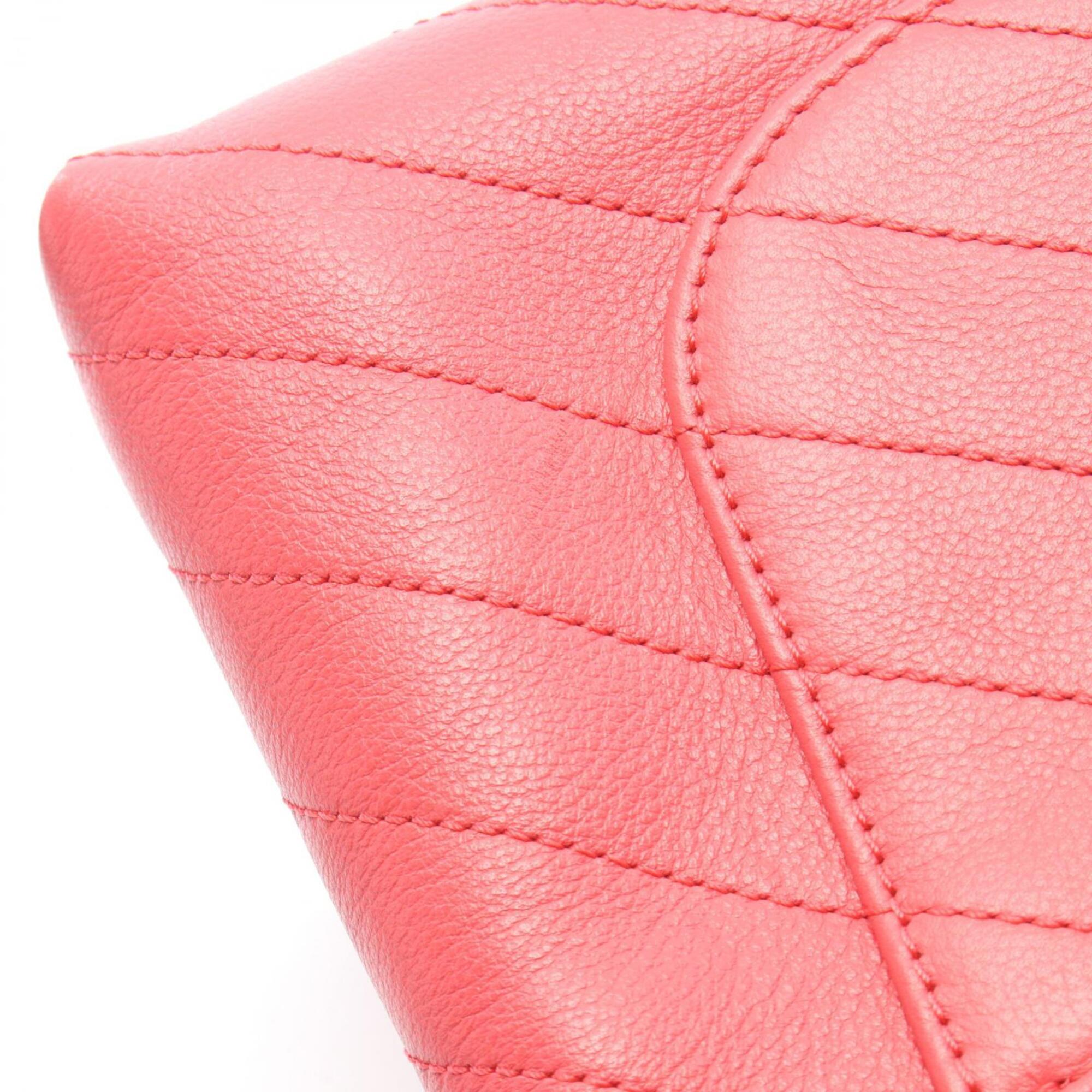 Chanel Pink Leather Handbag (Pre-Owned)