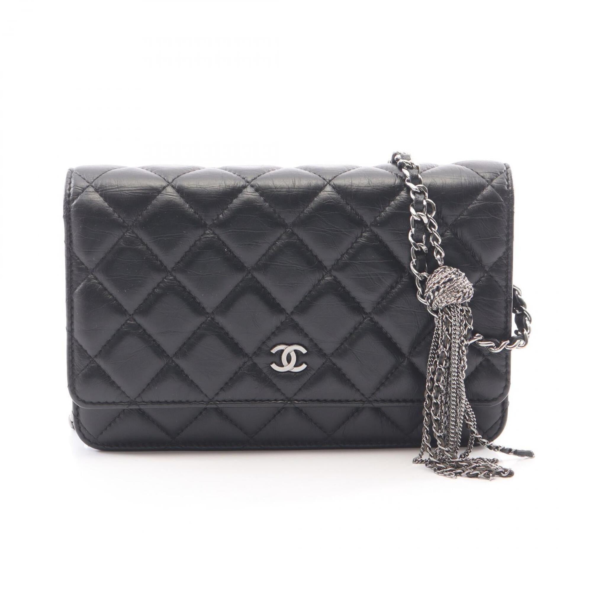 Chanel Black Leather Handbag Shoulder Bag (Pre-Owned)