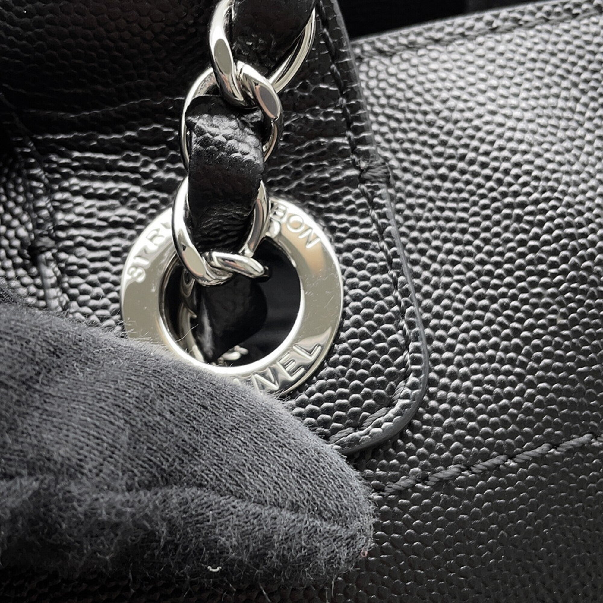 Chanel Black Grained Calfskin Handbag Shopping Bag Tote Bag (Pre-Owned)