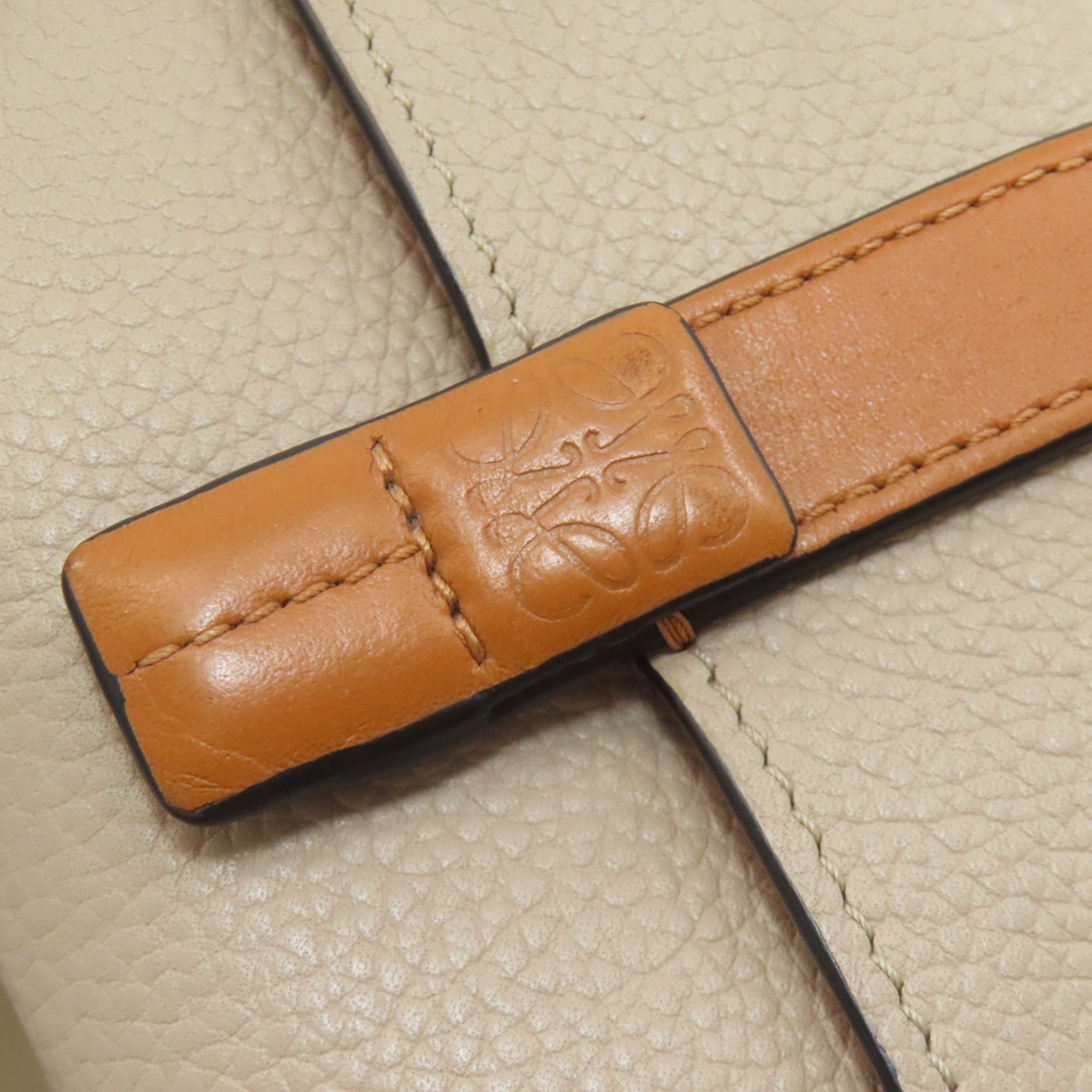 Loewe Beige Leather Wallet (Bi-Fold) (Pre-Owned)