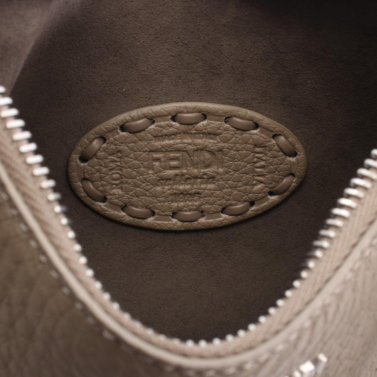 Fendi Beige Leather Handbag (Pre-Owned)