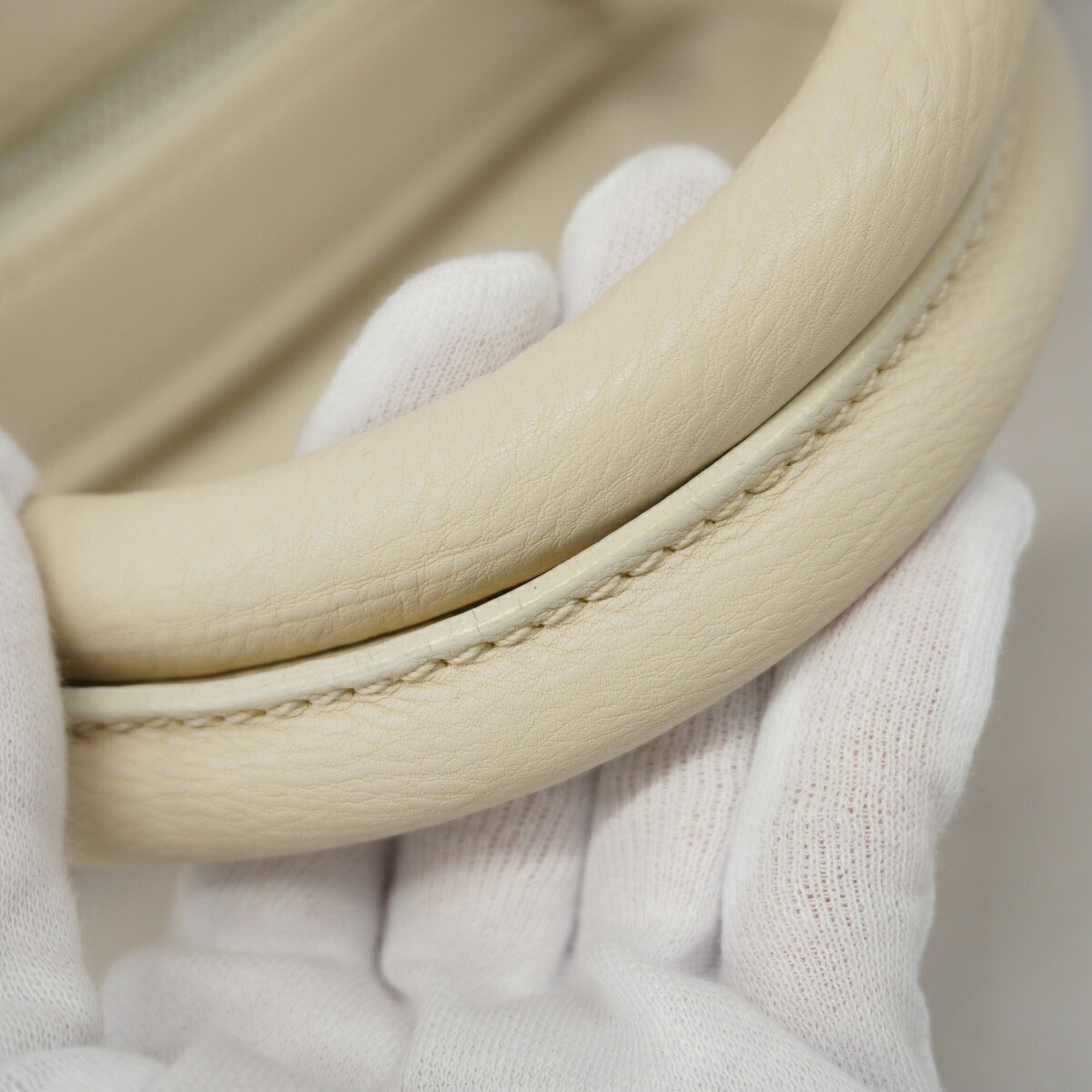 Chanel Ivory Leather Handbag (Pre-Owned)
