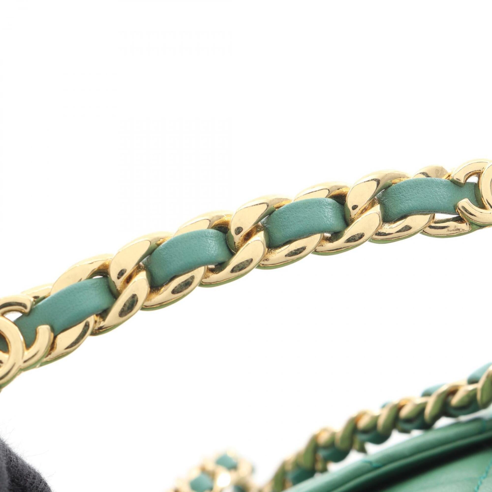 Chanel Green Leather Handbag Shoulder Bag (Pre-Owned)