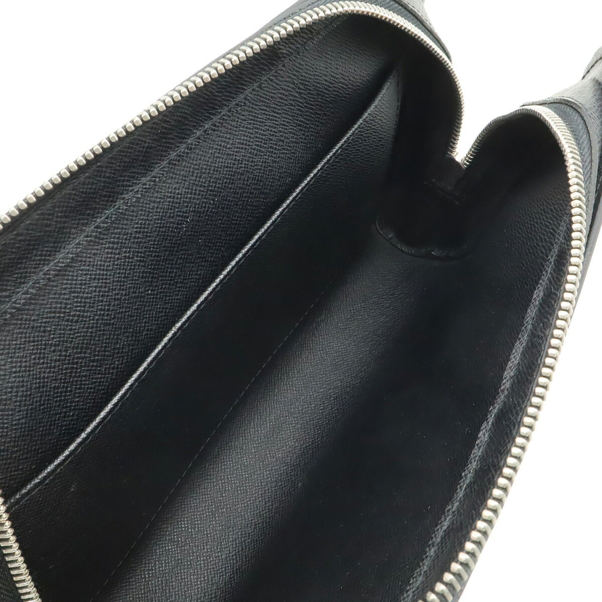 Louis Vuitton Ardoise Black Taiga Leather Clutch Bag Handbag (Pre-Owned)