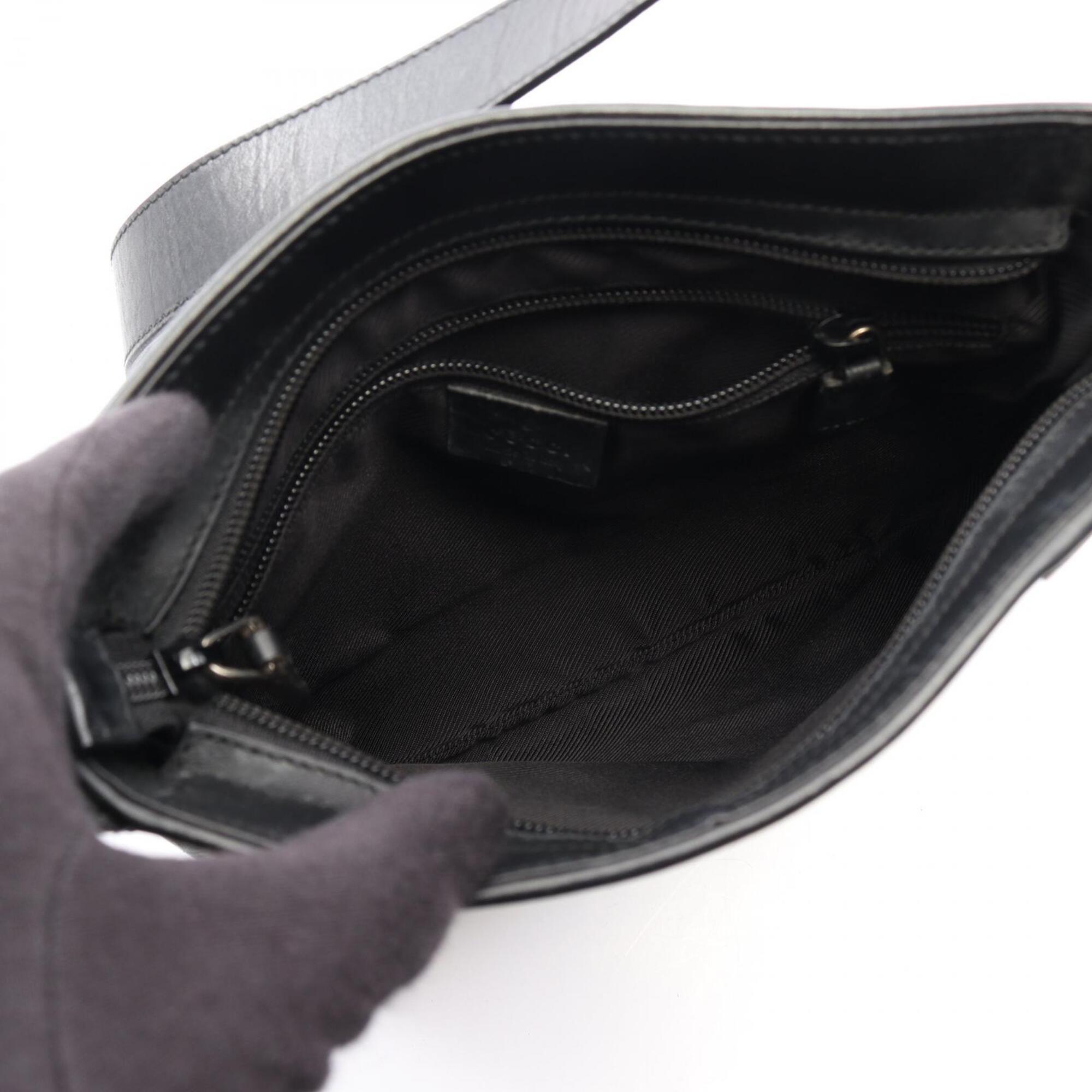 Gucci Black Canvas Leather Handbag Shoulder Bag (Pre-Owned)