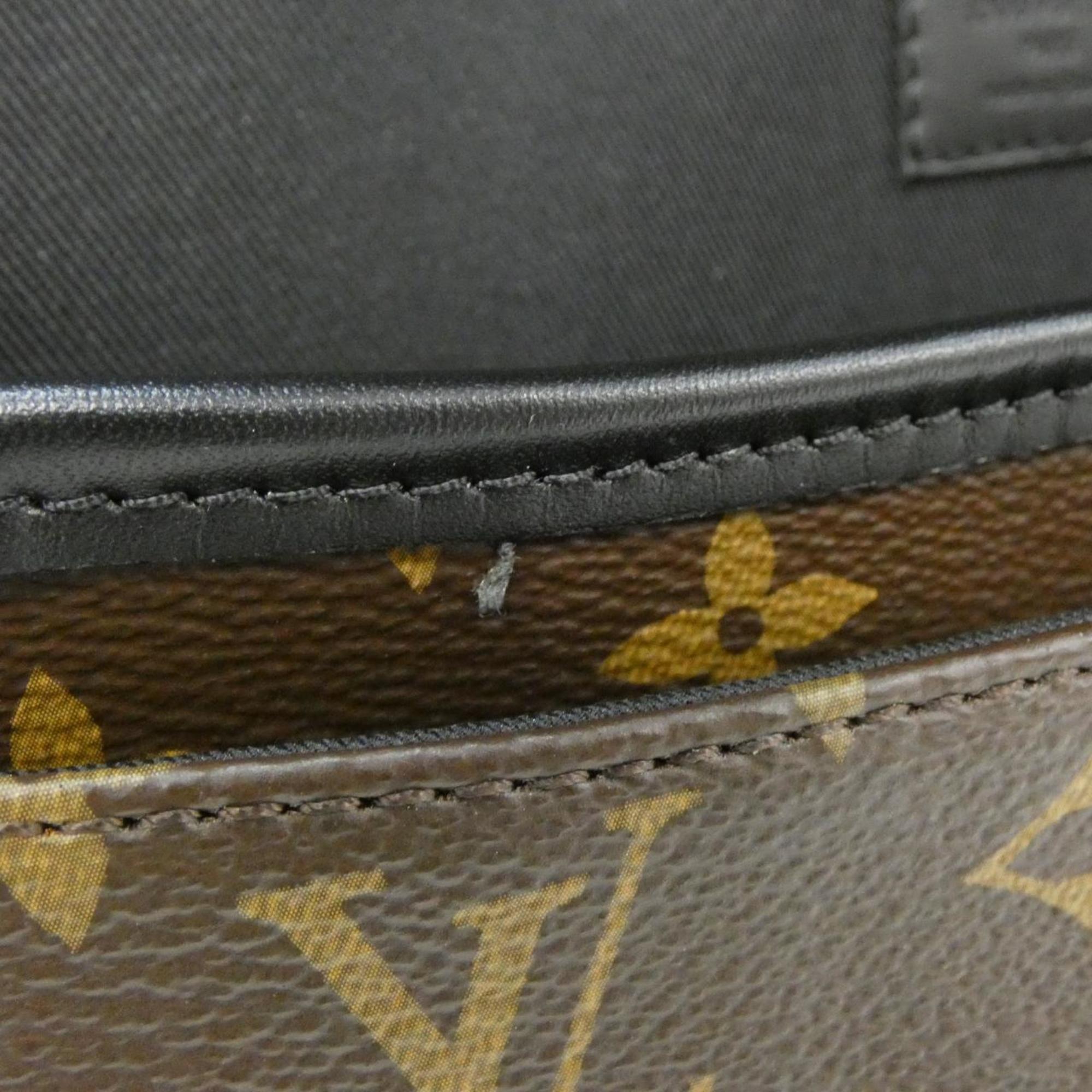 Louis Vuitton Marron Coated Canvas Shoulder Bag (Pre-Owned)