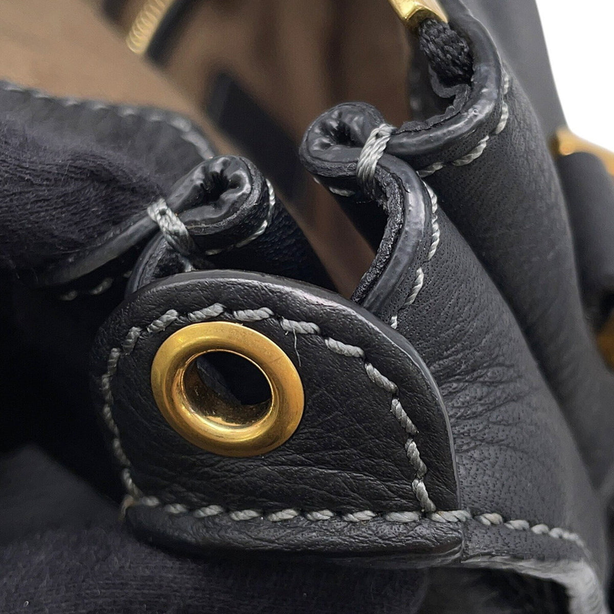 Chloé Black Leather Shoulder Bag (Pre-Owned)