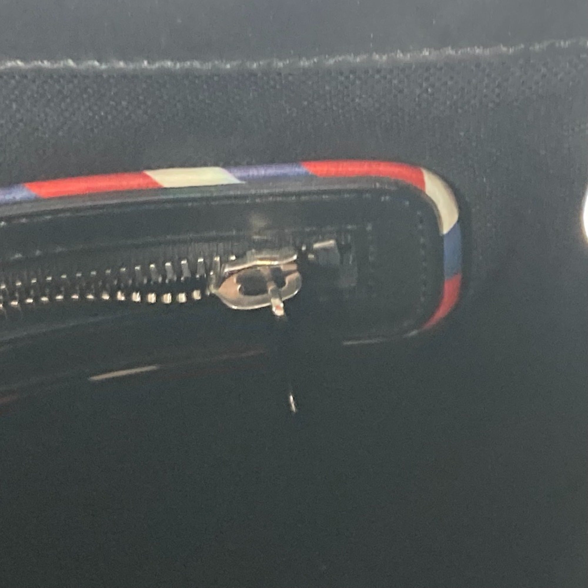 Gucci Black Multi-Color Gg Supreme Messenger Bag Shoulder Bag (Pre-Owned)