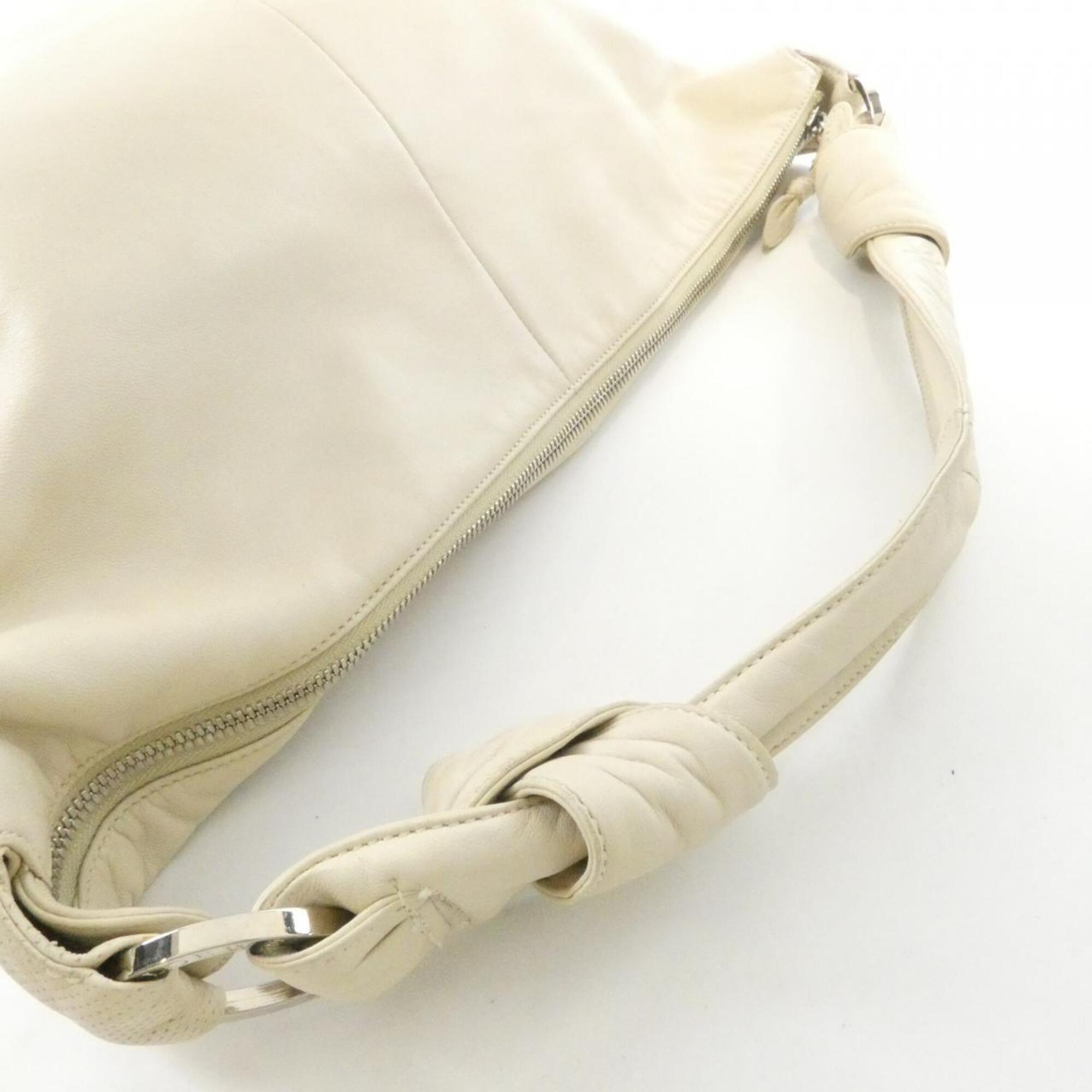 Loewe Ivory Leather Handbag (Pre-Owned)