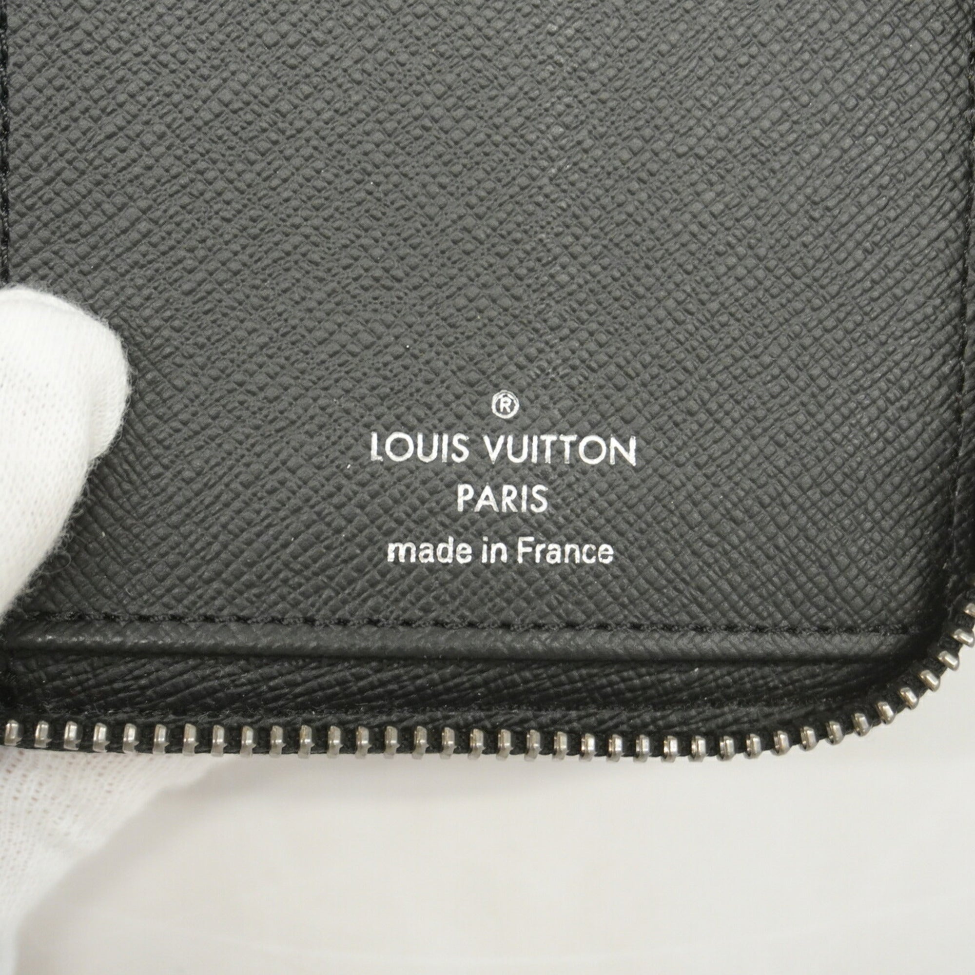 Louis Vuitton Black Long Wallet (Bi-Fold) (Pre-Owned)