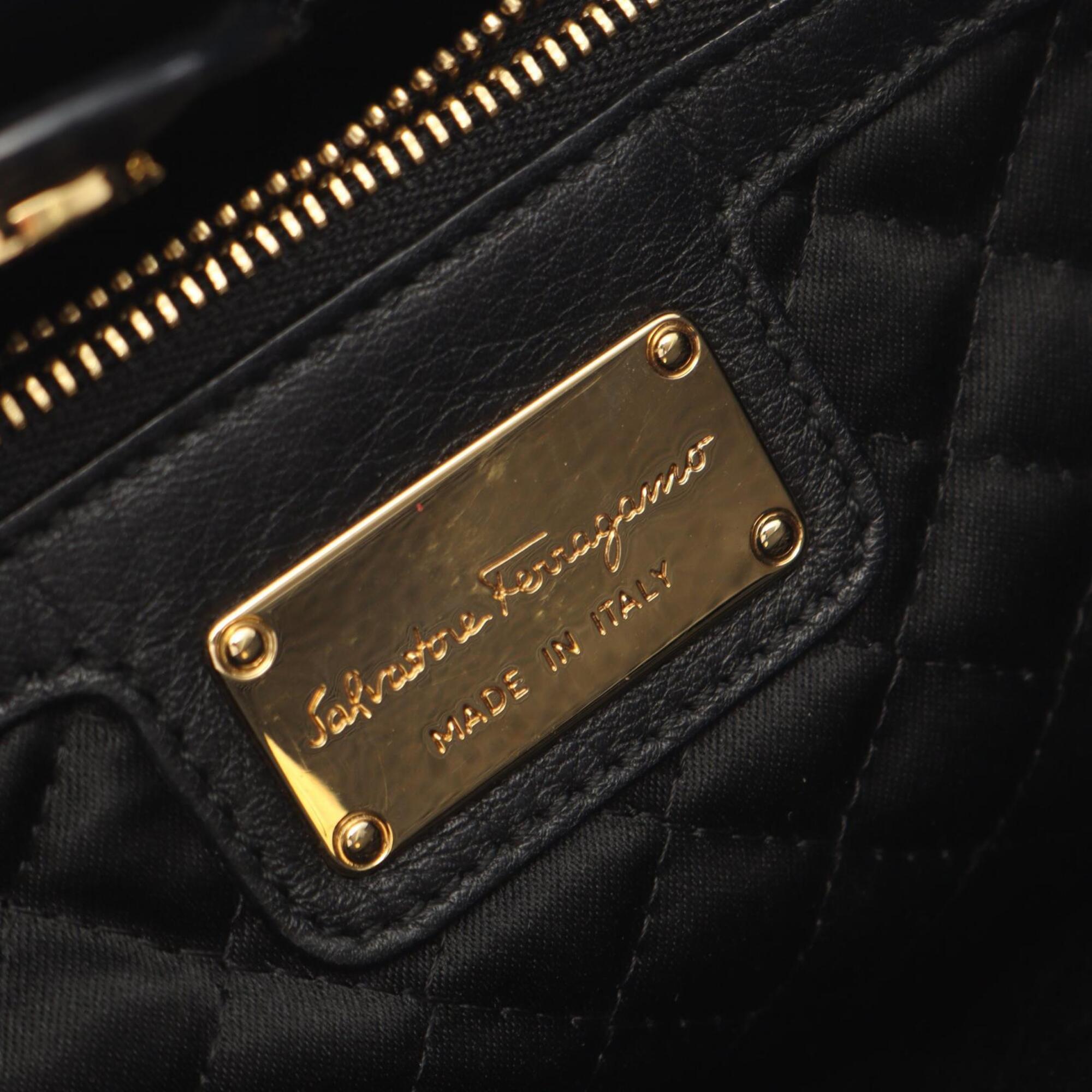 Salvatore Ferragamo Black Leather Handbag (Pre-Owned)